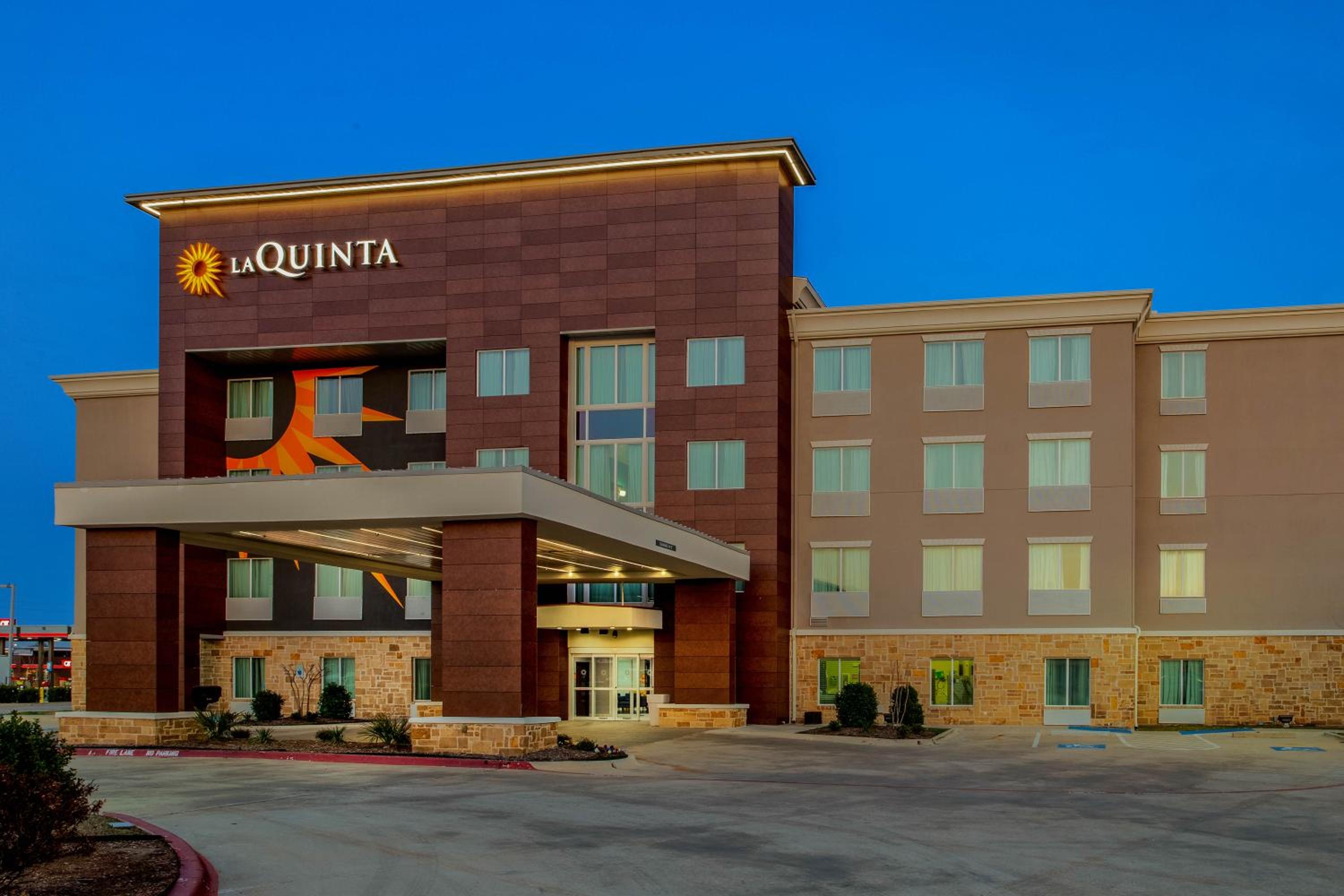 La Quinta Inn & Suites by Wyndham Northlake Ft. Worth, 写真 3
