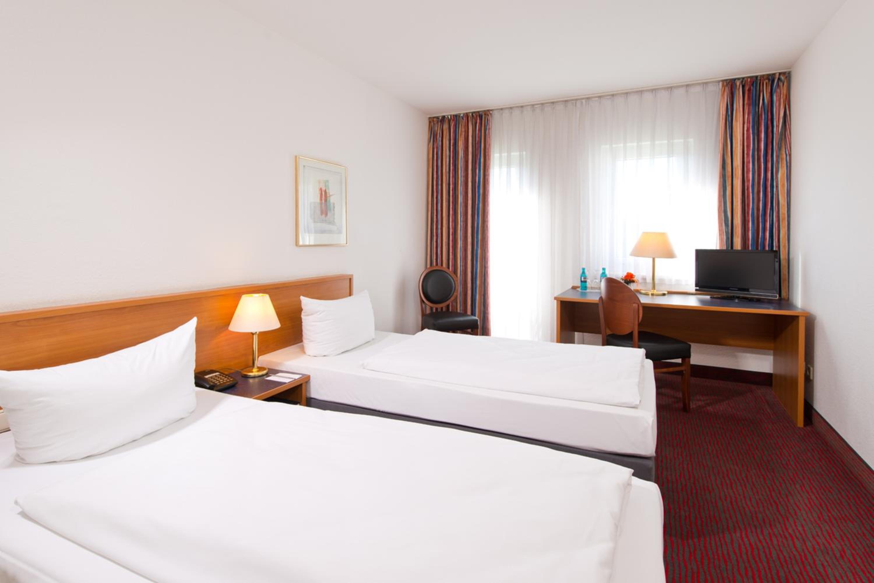 Business Double Room - Photo 1