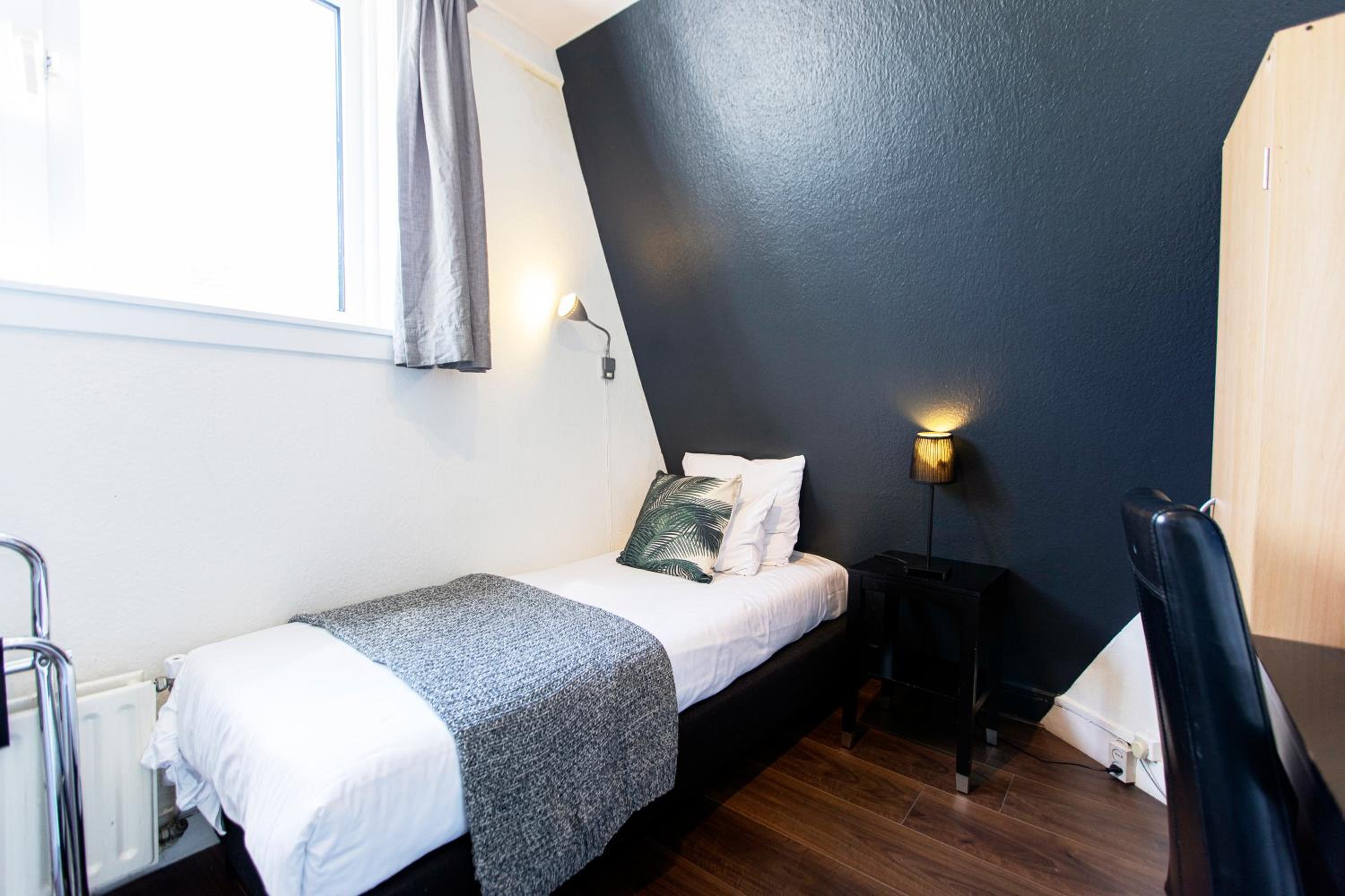 Budget Single Room (this room has shared bathroom) photo 1