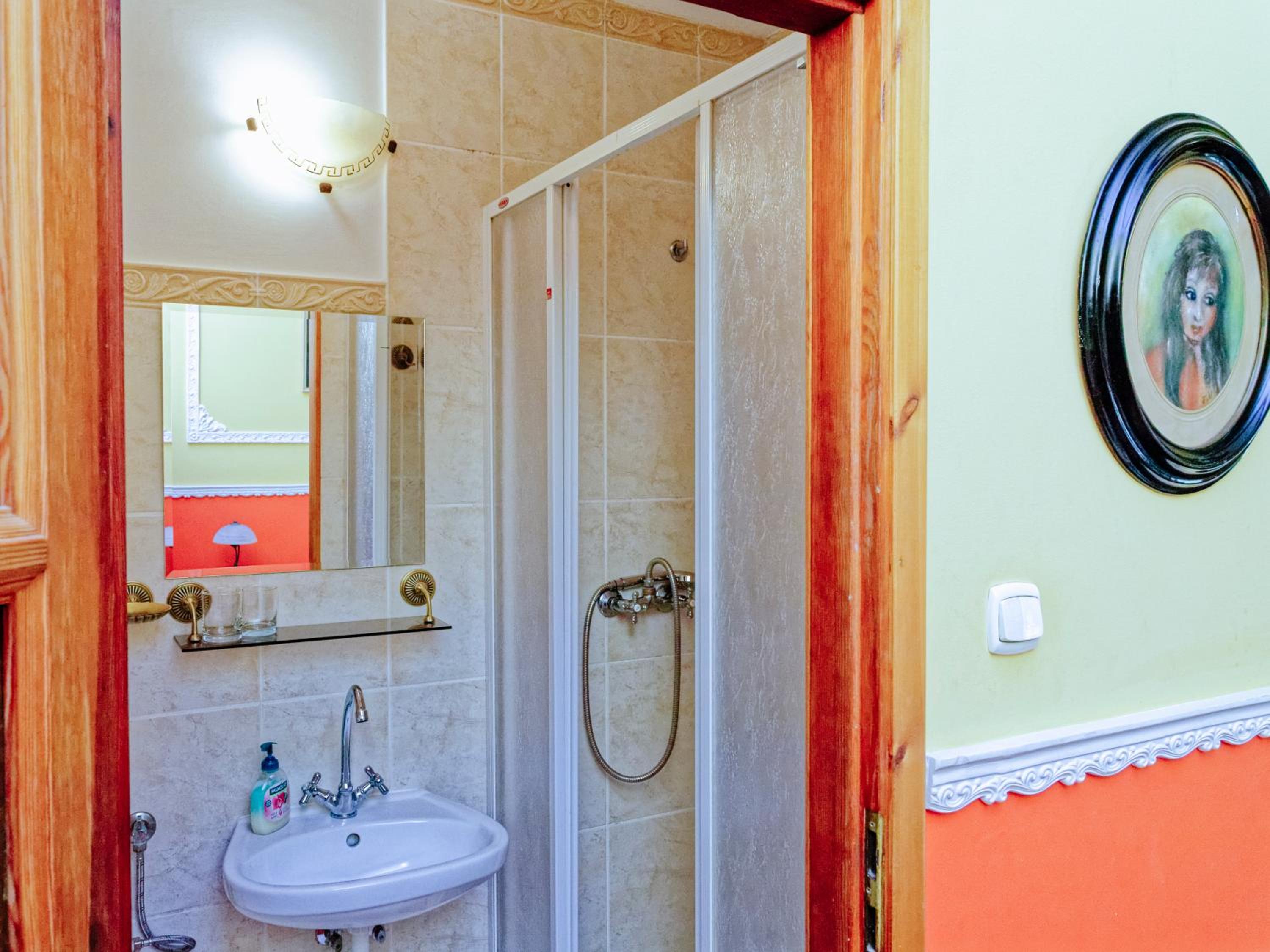 Standard Double or Twin Room photo 3