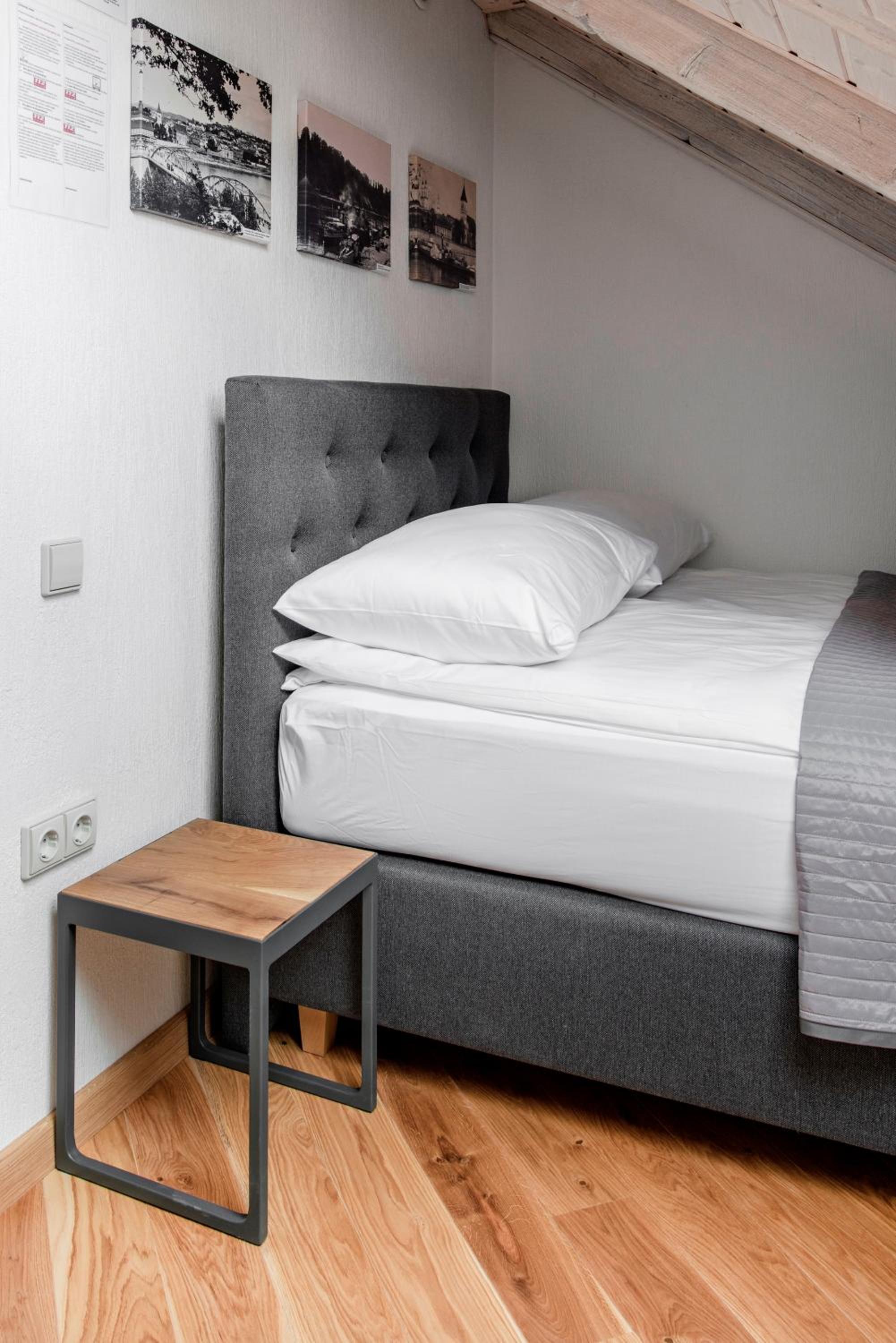 Room with Double Bed - Photo 1