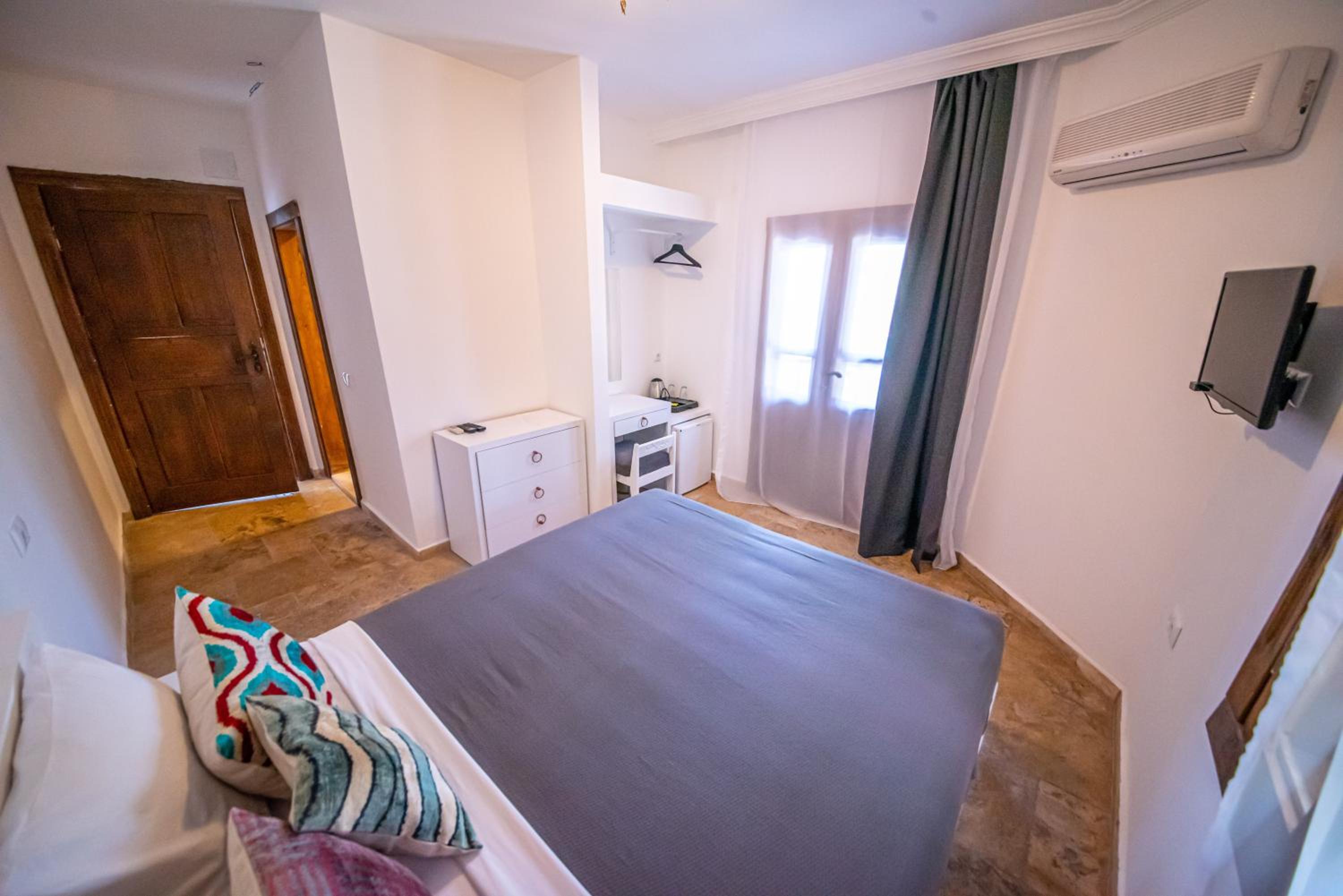Double or Twin Room with Balcony photo 2
