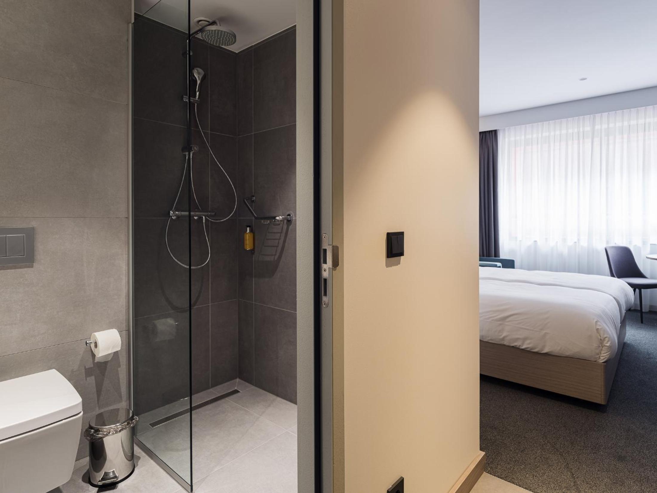 Comfort Twin Room with Kitchenette - Photo 18