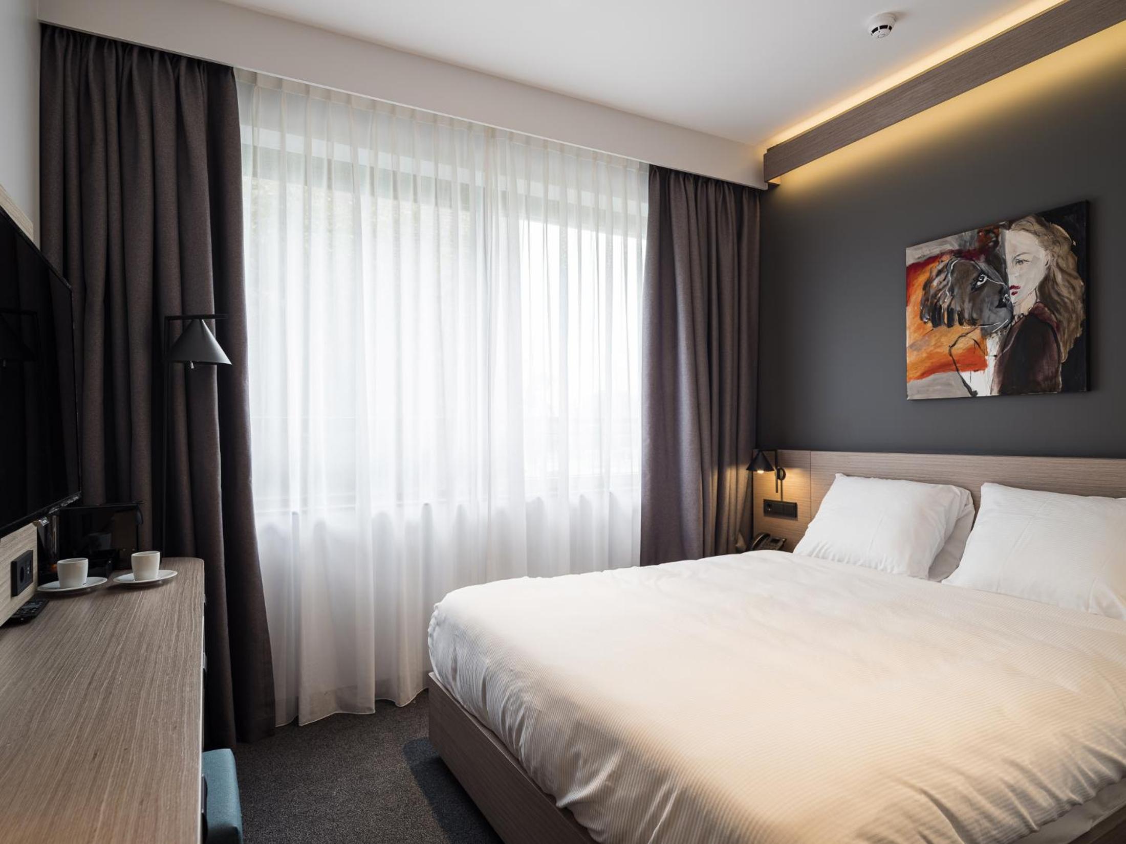 Comfort Double Room with Kitchenette - Photo 1