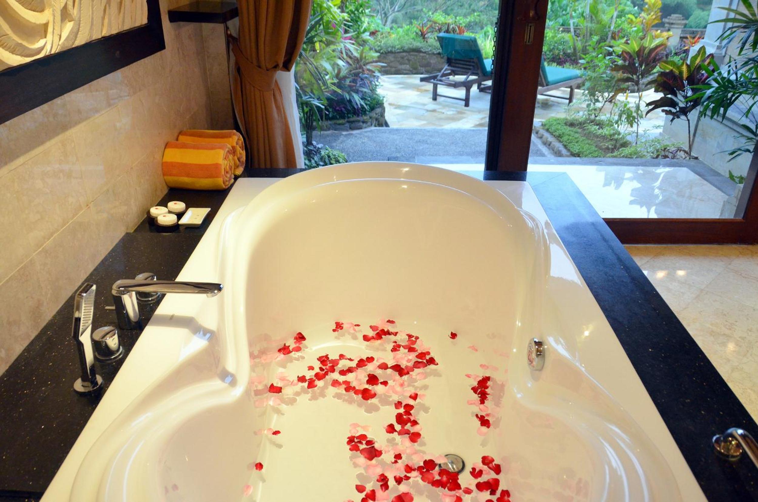 Special Offer - Royal Pool Villa with Complimentary one-time Floating Breakfast