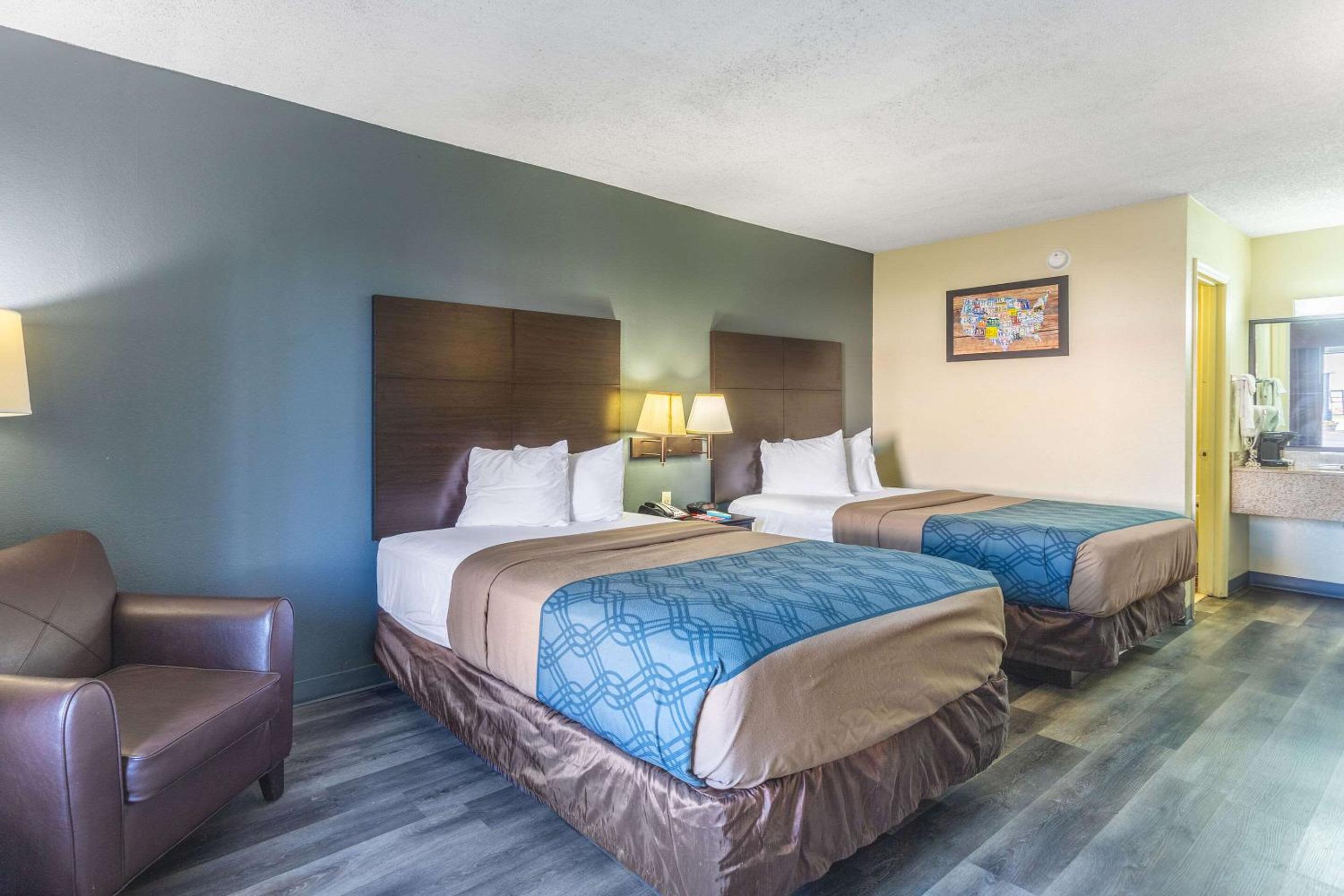 Double Room with Two Double Beds - Non-Smoking - Photo 1