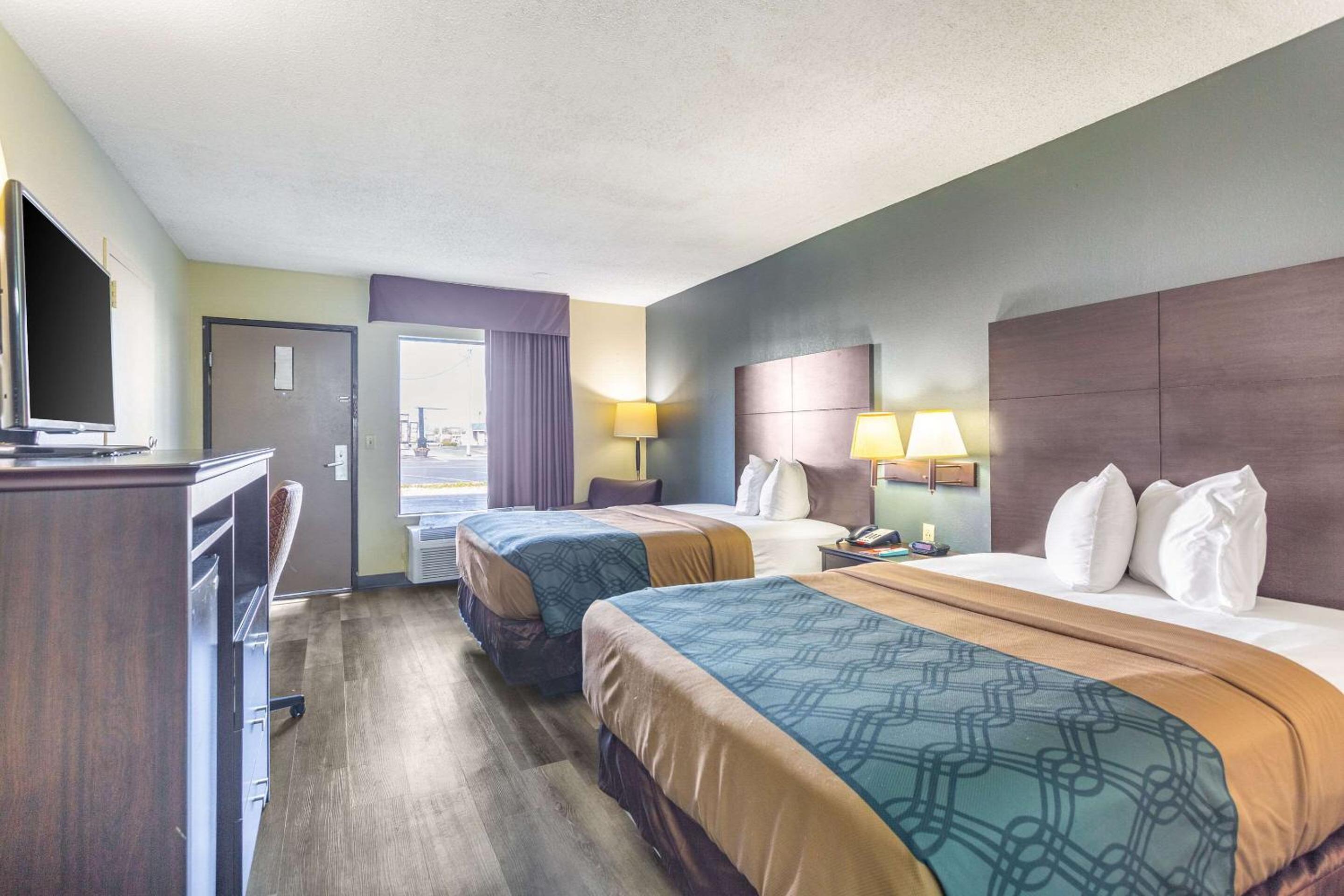 Double Room with Two Double Beds - Non-Smoking - Photo 3