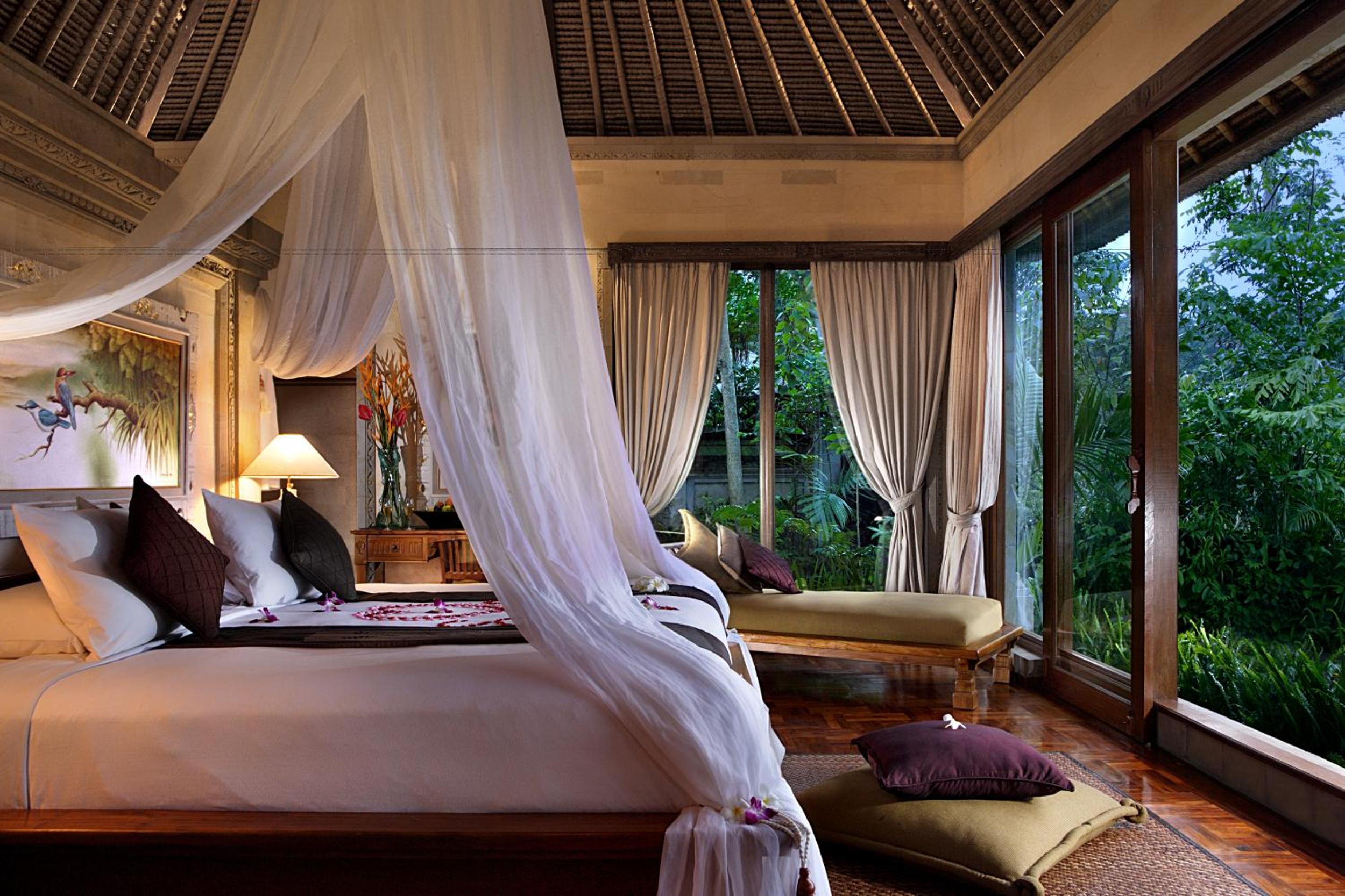 Special Offer - Deluxe Pool Villa with Complimentary one-time Floating Breakfast