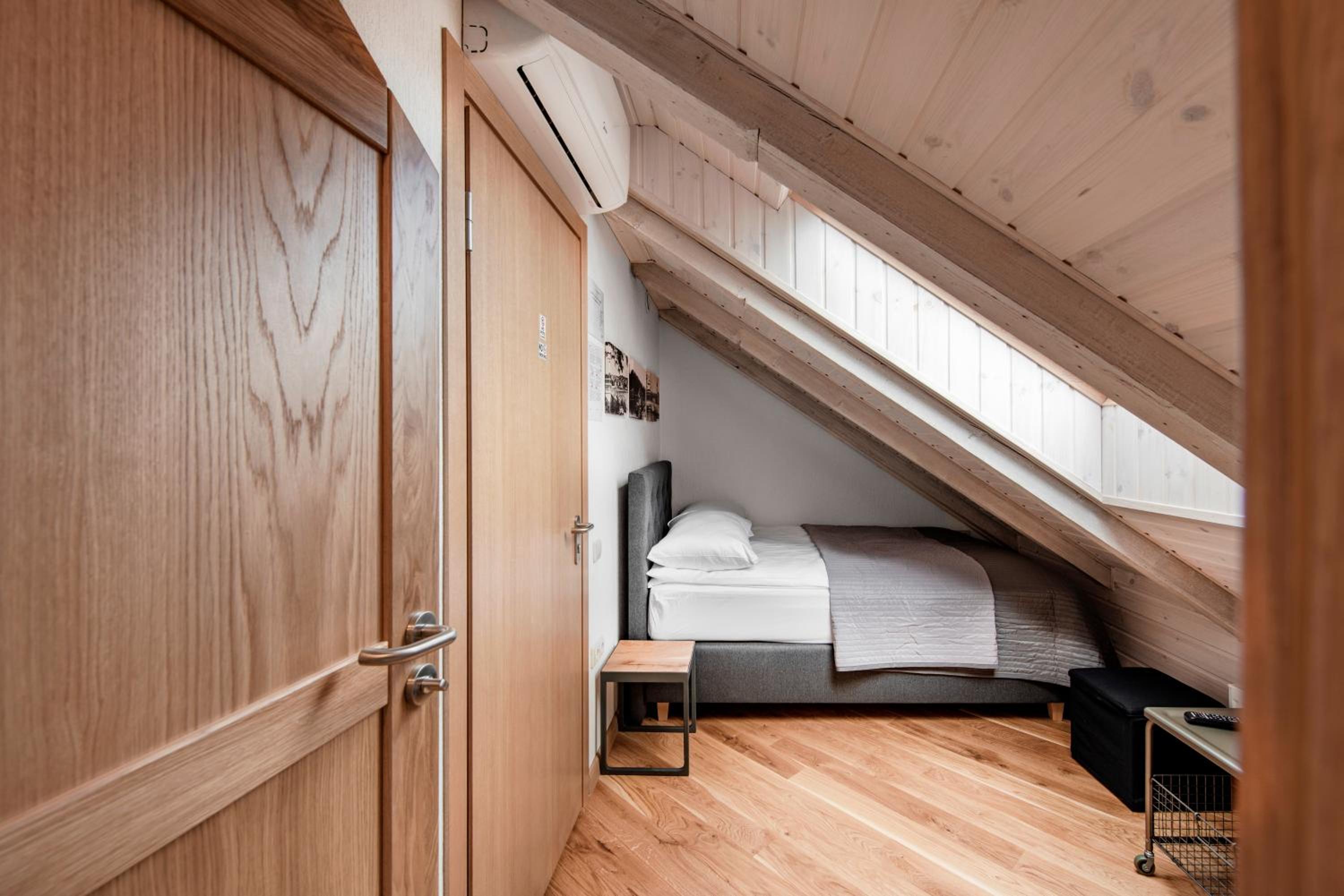 Room with Double Bed - Photo 13