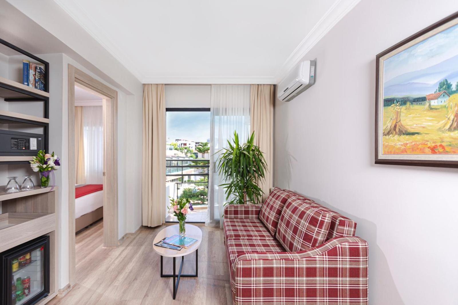 Junior Suite with Pool View