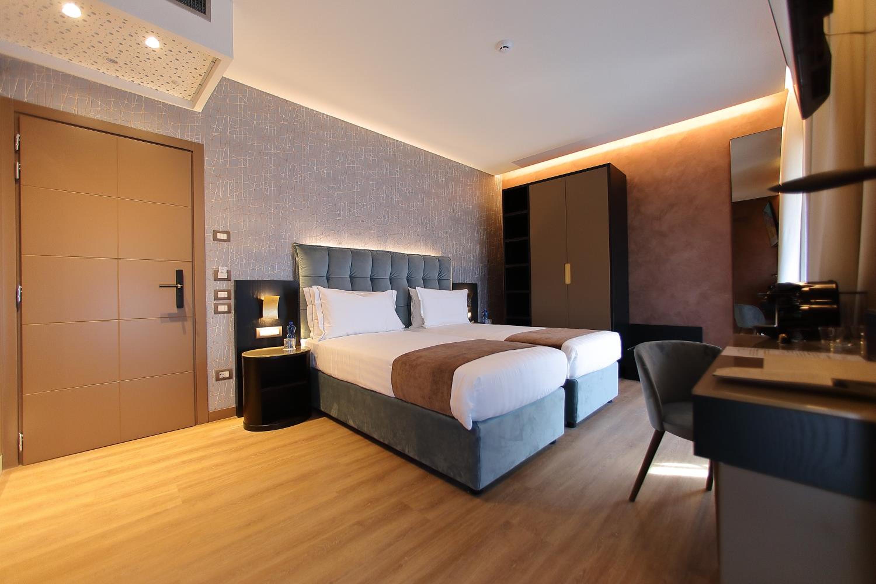 Economy Double Room - Photo 4