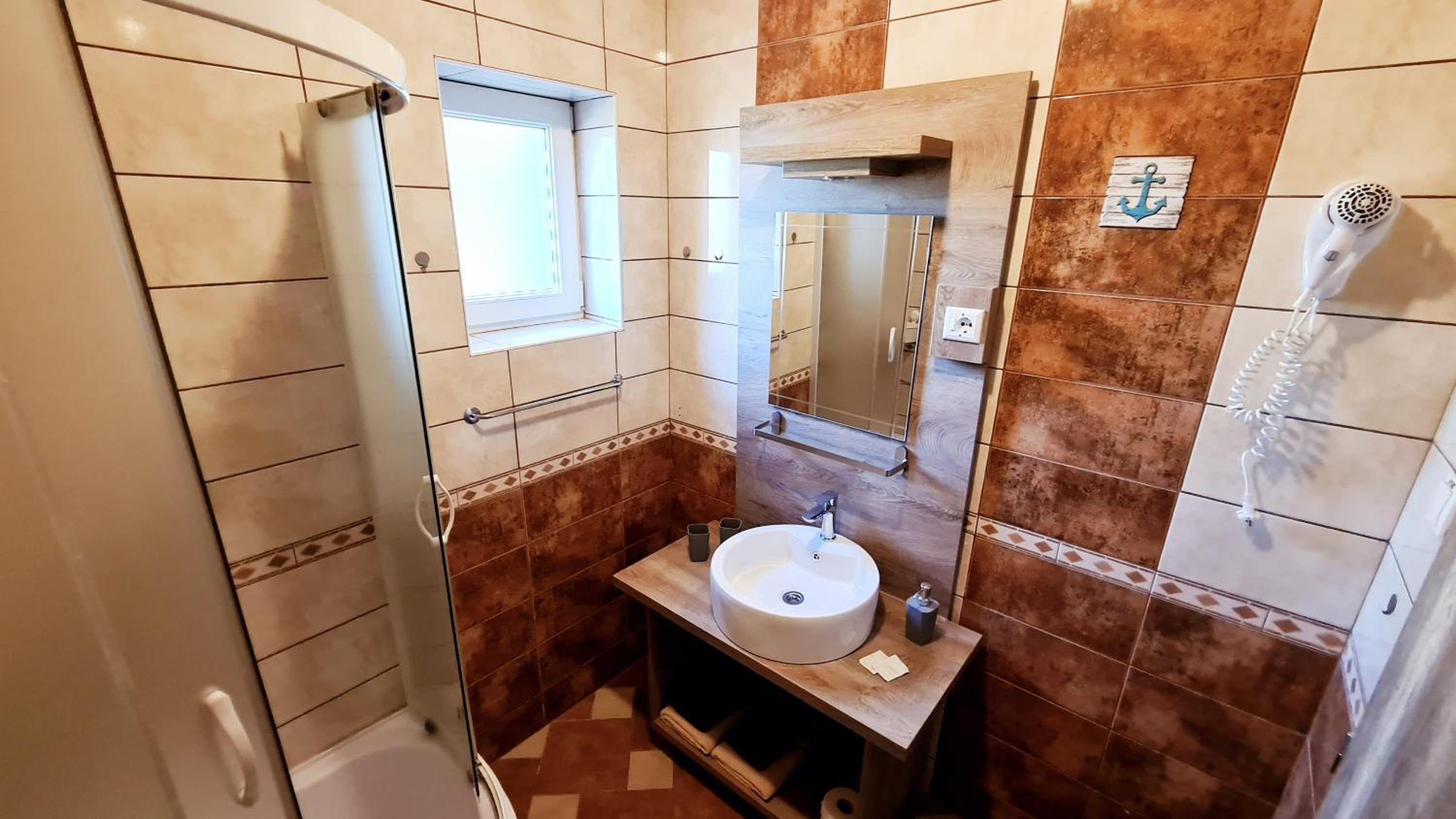 Double Room with Private Bathroom - Annex - Photo 7