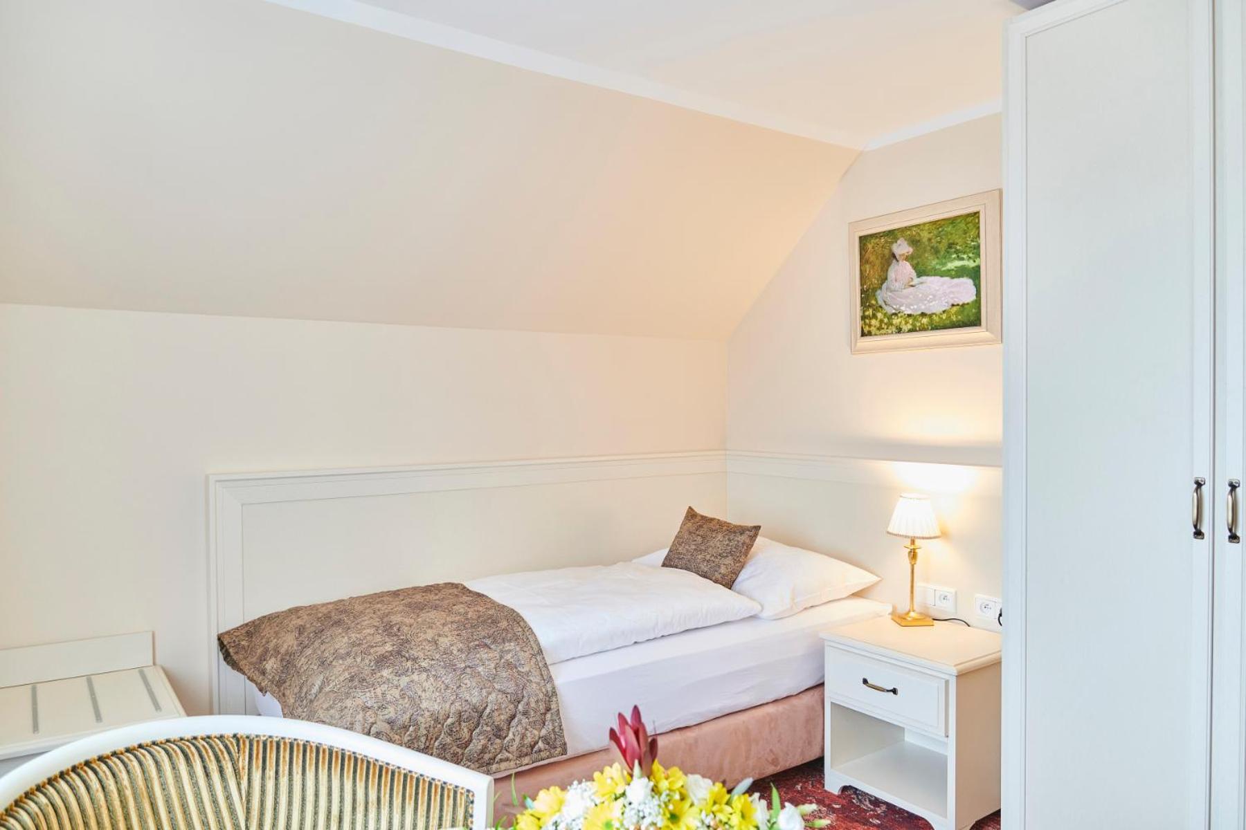 Deluxe Single Room