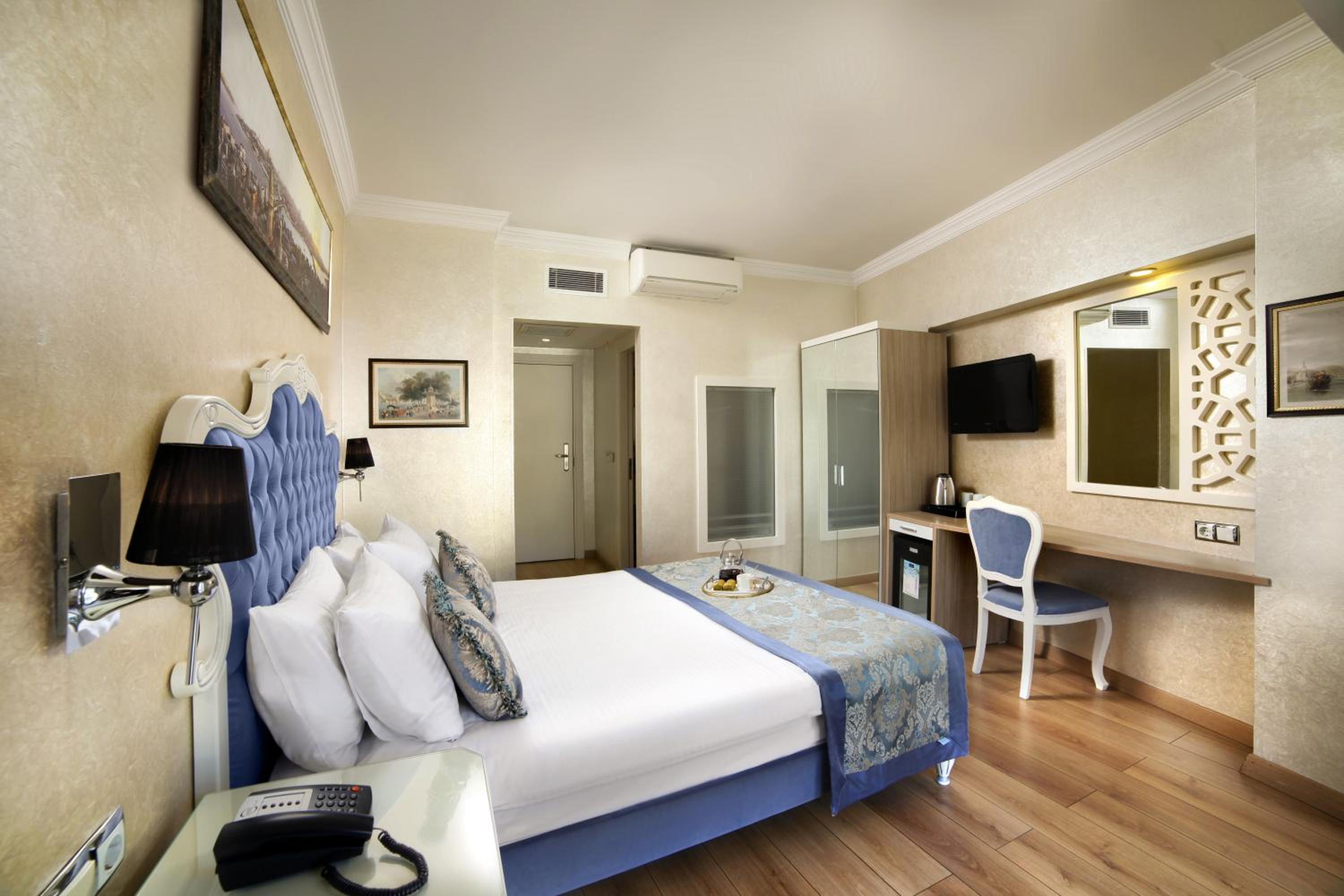 Standard Double Room photo 2