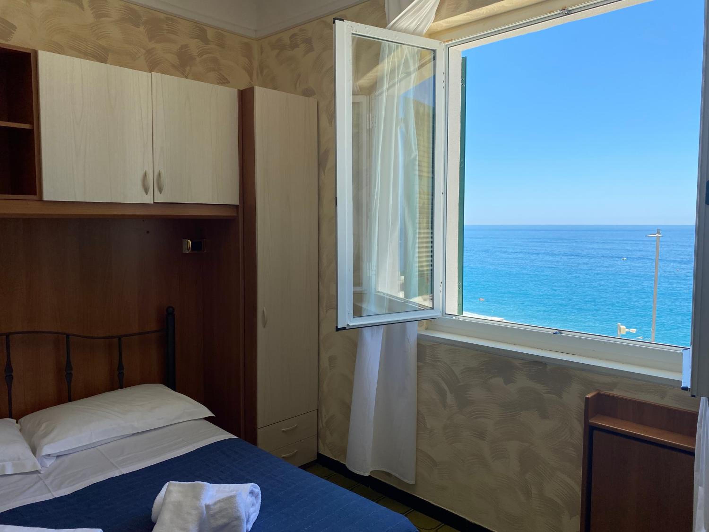 Double Room with Sea View photo 2