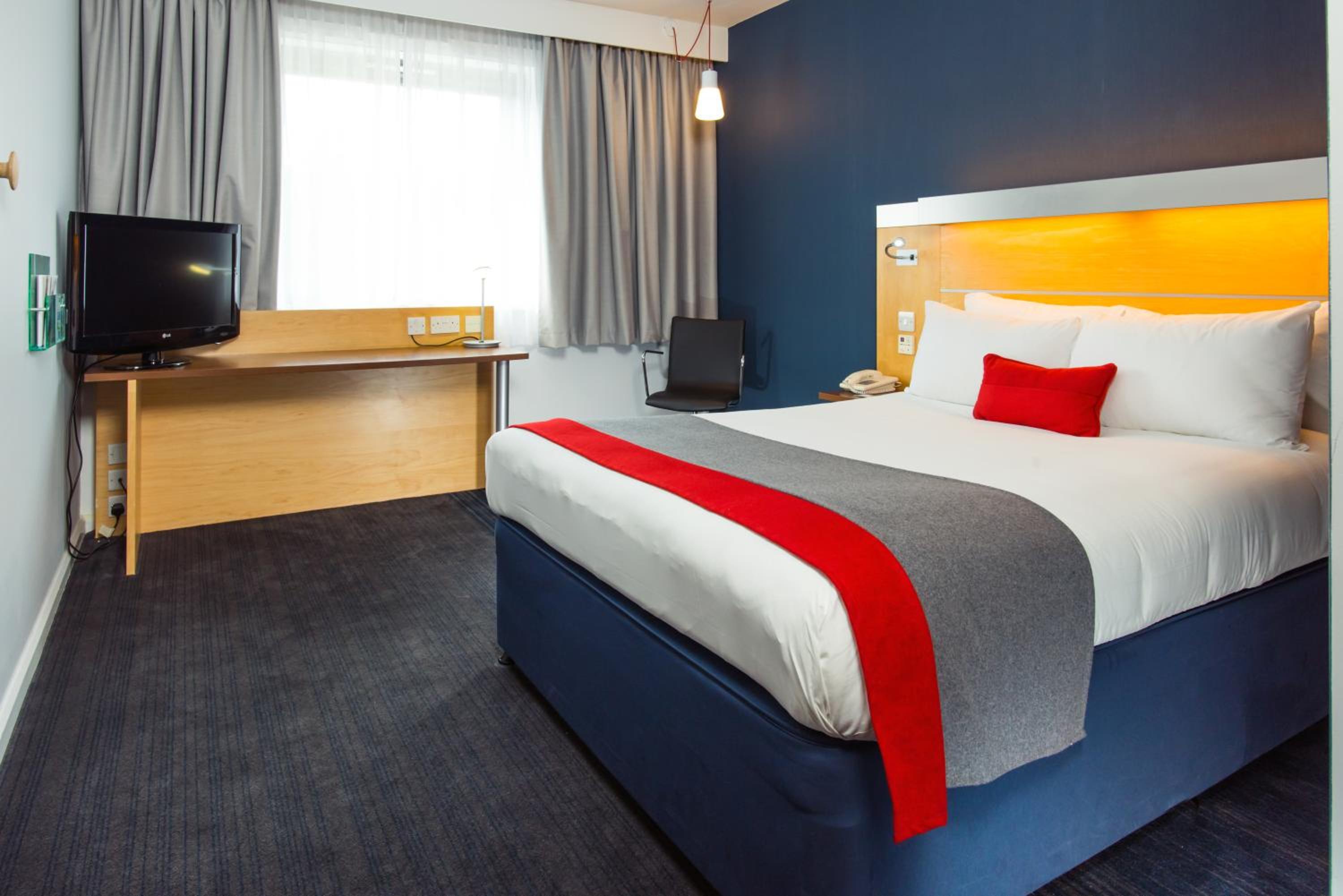 Standard Double Room with Free Hot Breakfast - Photo 1