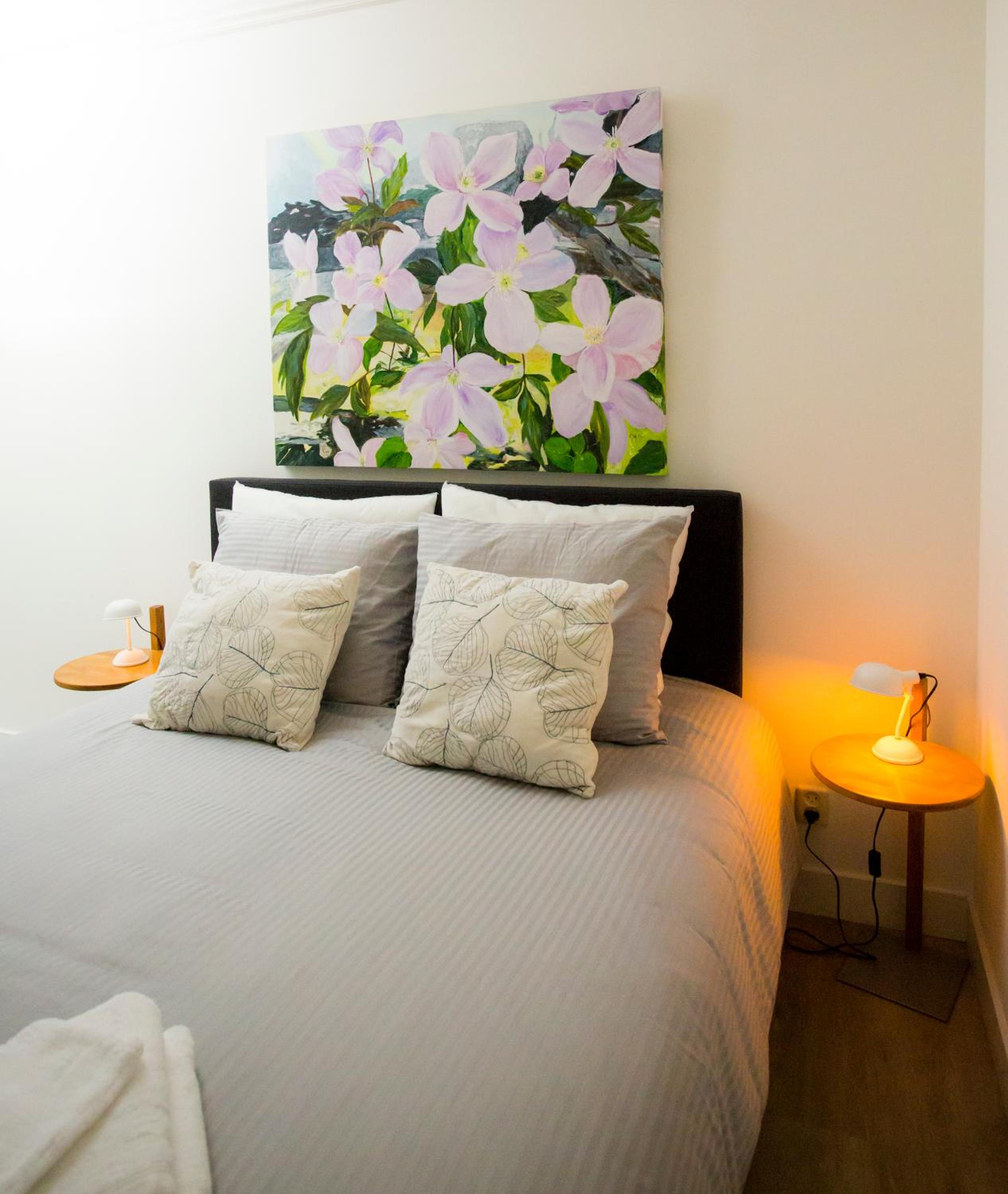 Queen Room photo 2