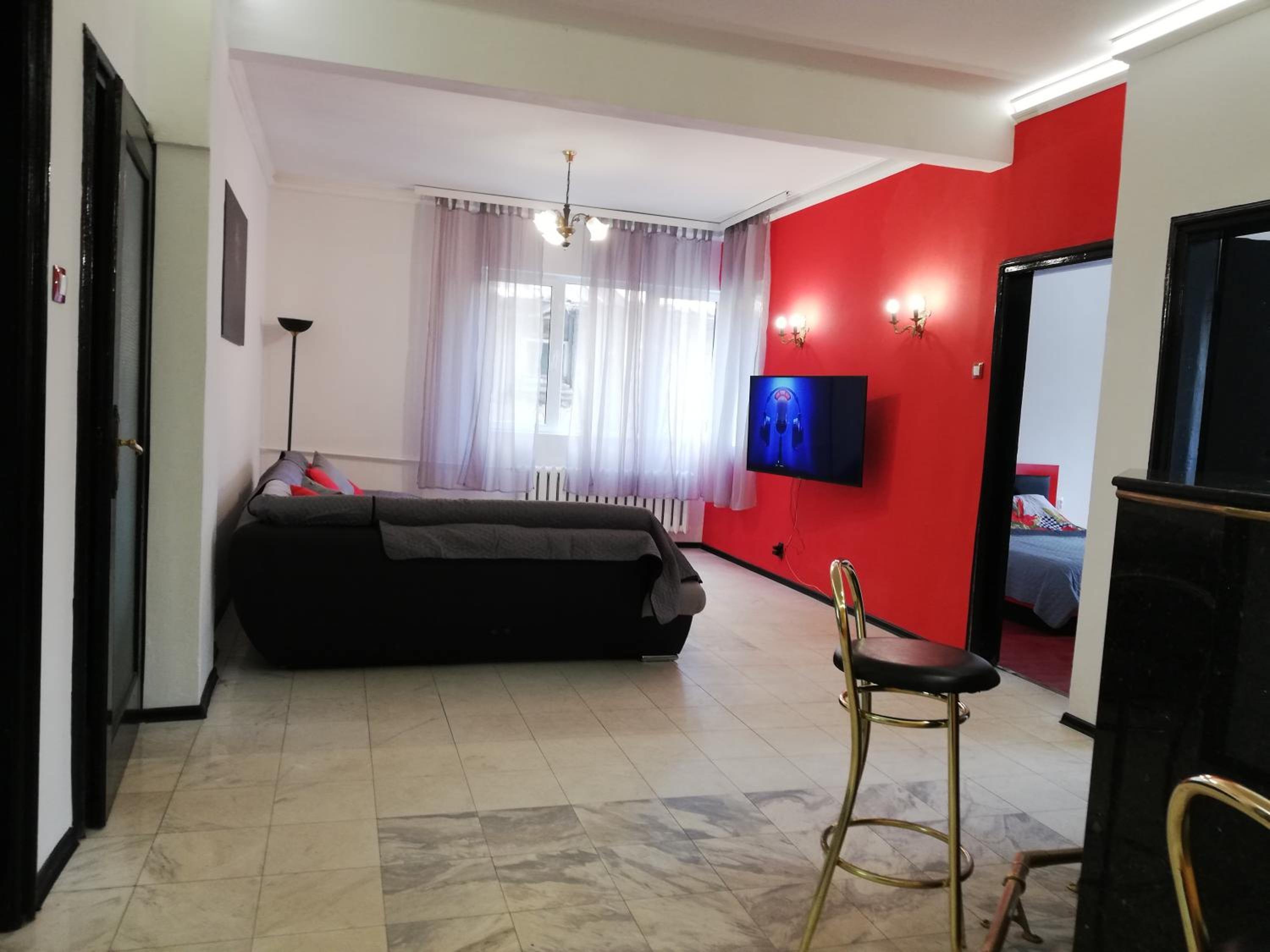 Two-Bedroom Apartment - Photo 5