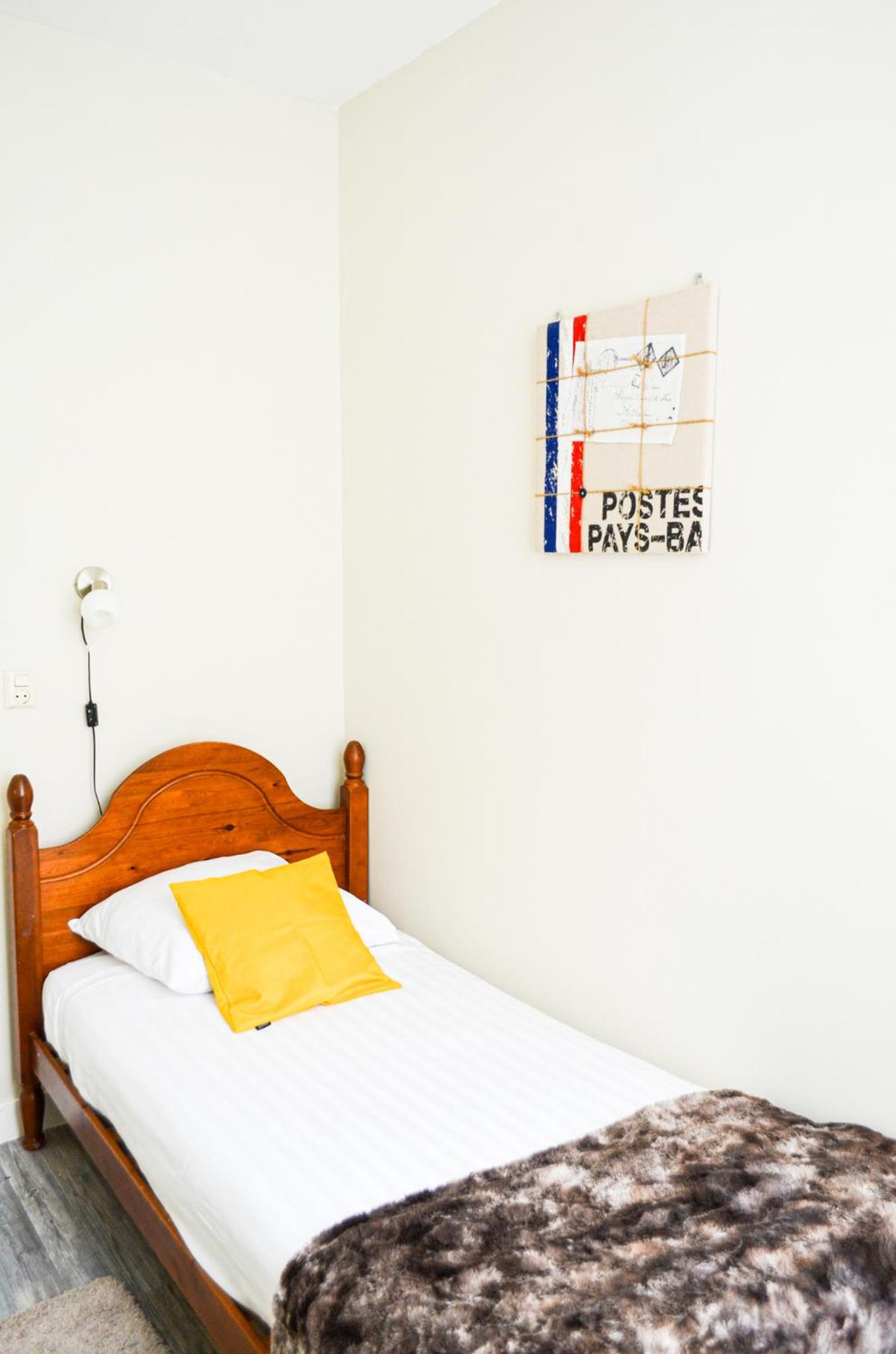 Single Room with Shared Bathroom photo 1