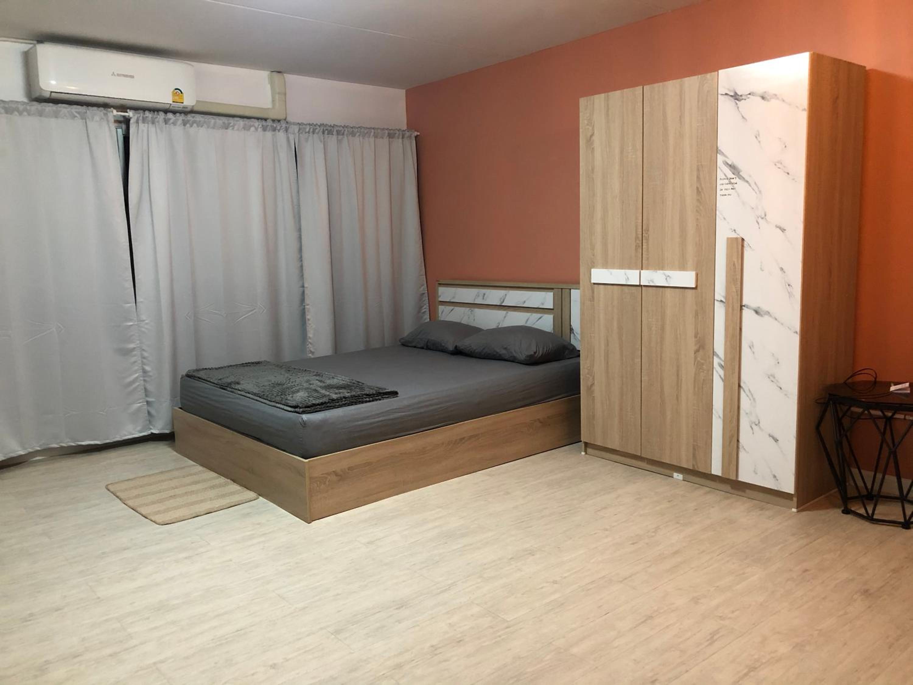 One-Bedroom Apartment - Photo 34