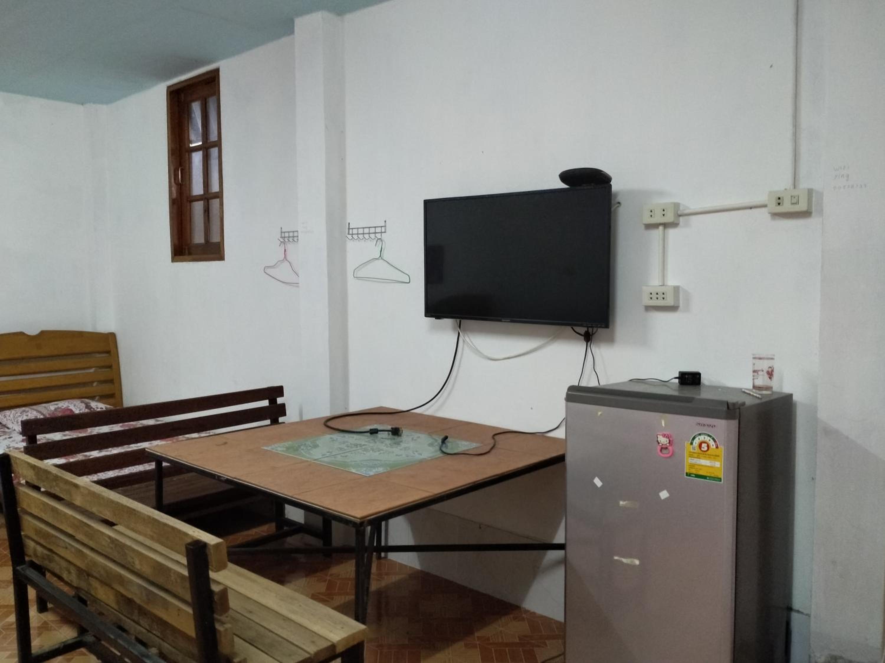 Family Room - Disability Access - Photo 7