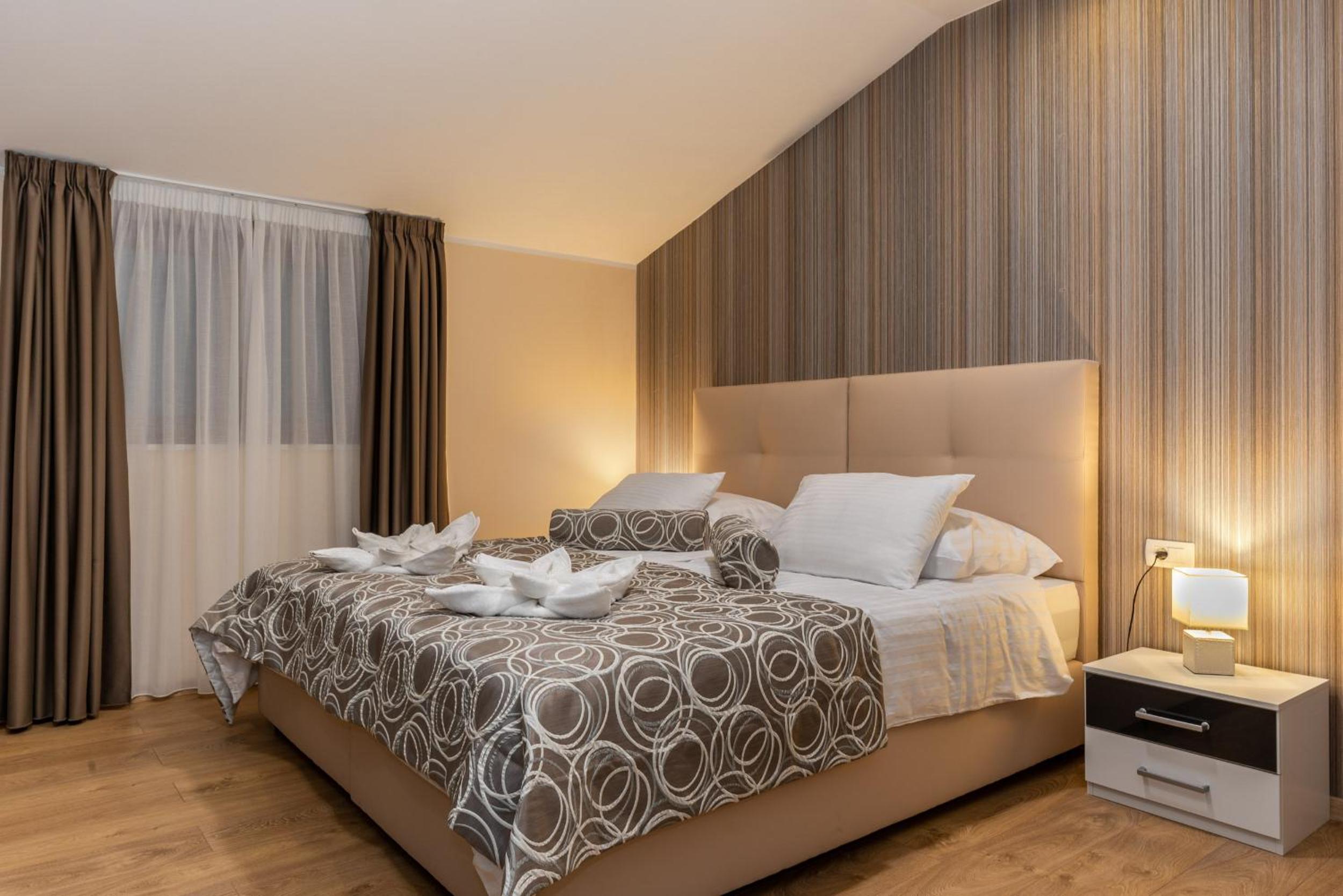 Superior King Room photo 1