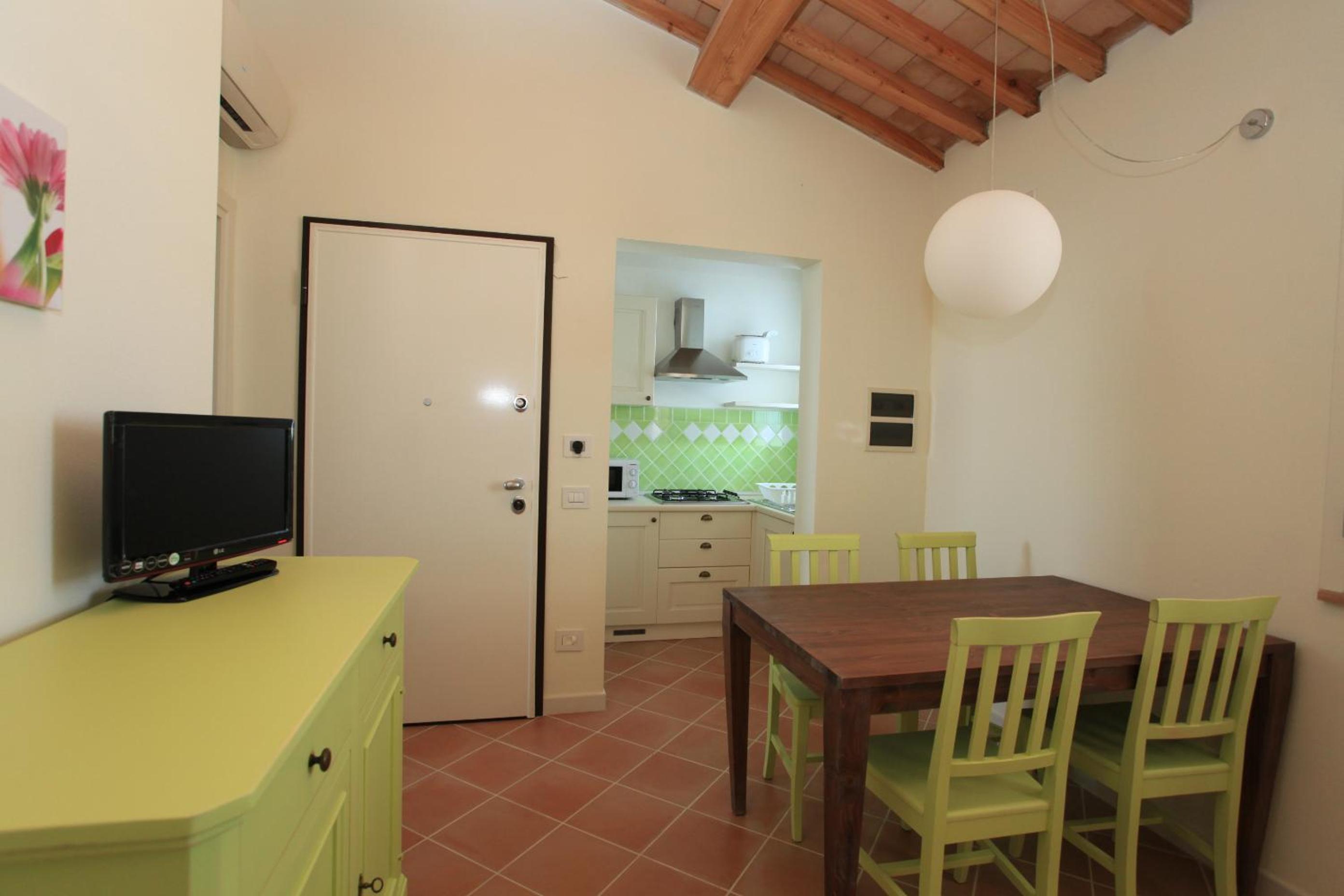 One-Bedroom Apartment photo 2