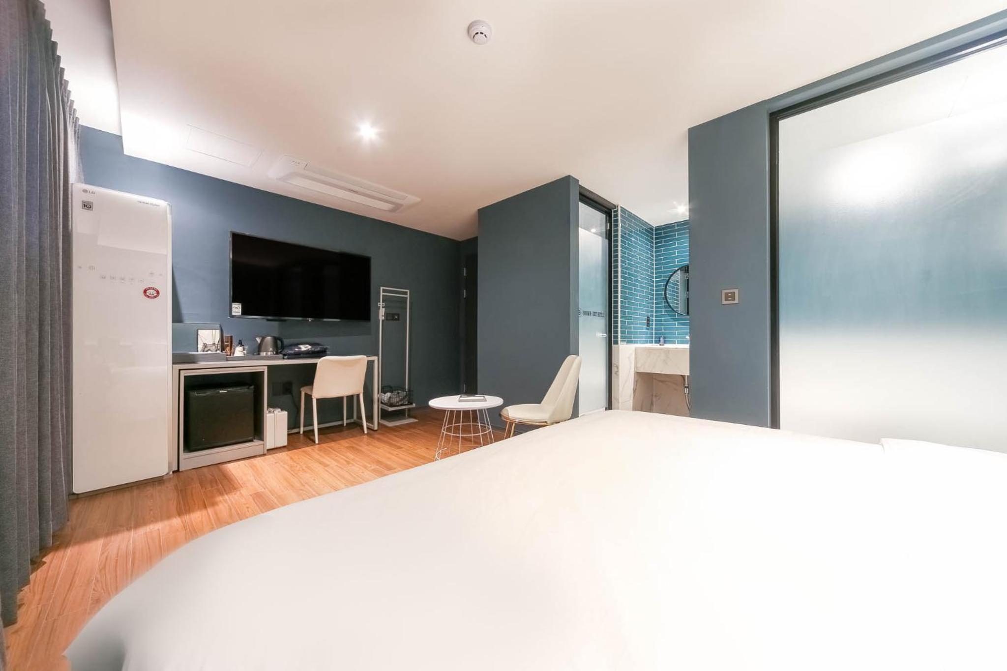 Deluxe Double Room With Bath photo 3
