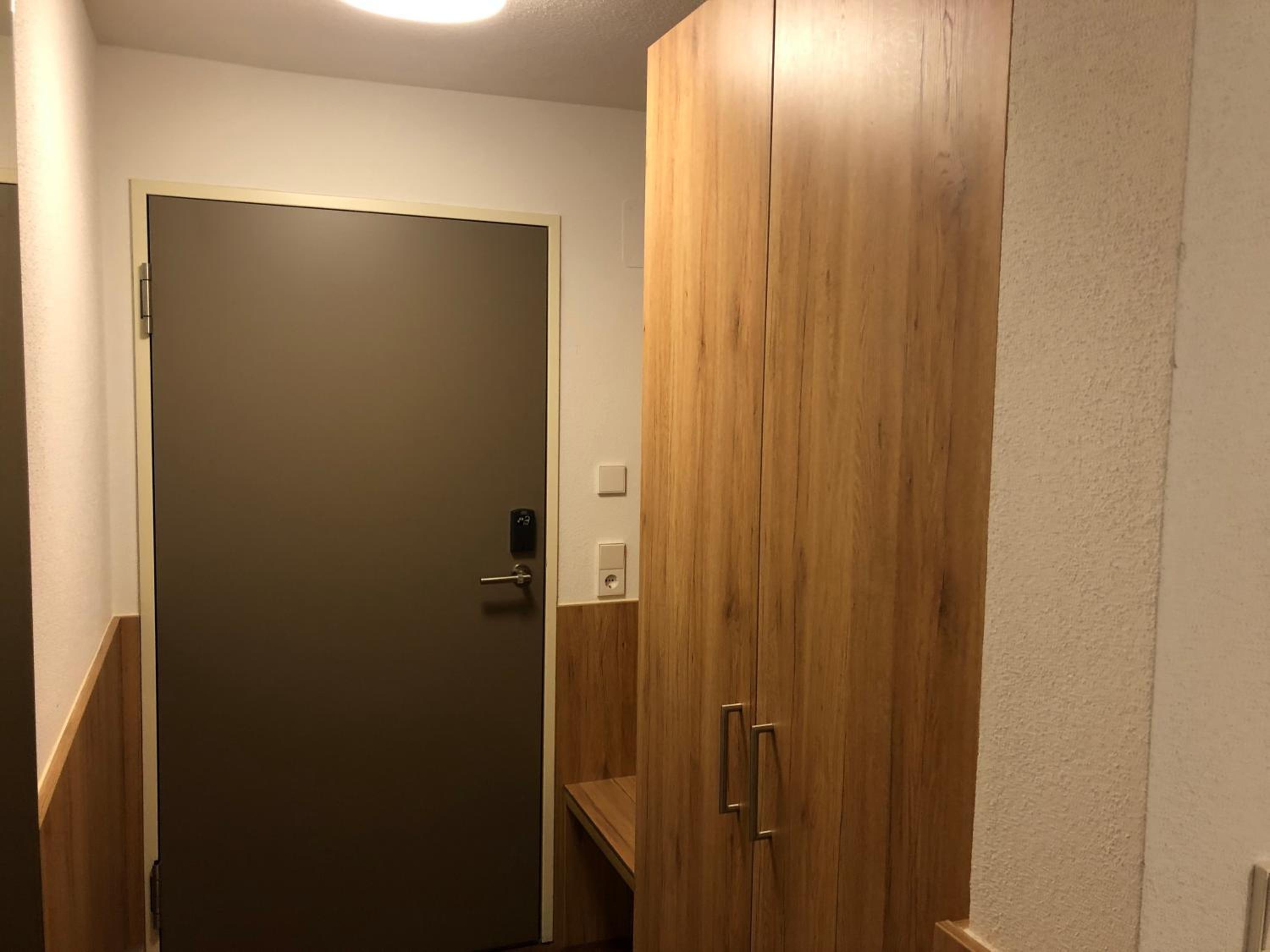 Economy Double Room - Photo 9
