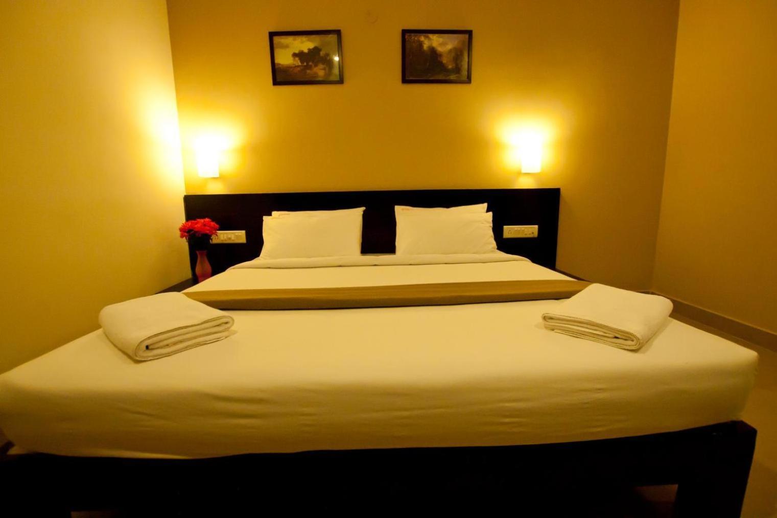 Deluxe Double AC Room - Photo 5