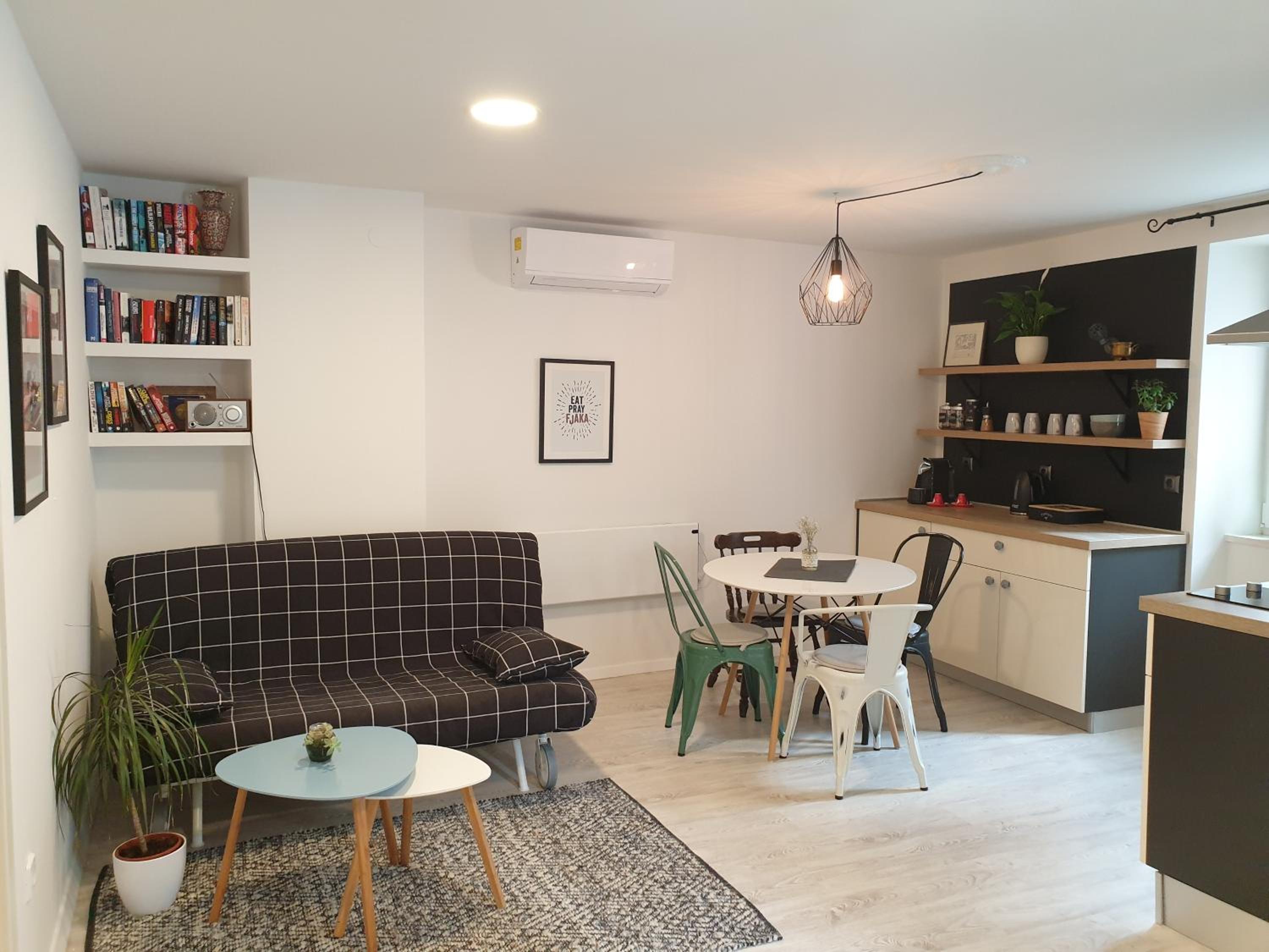One-Bedroom Apartment - Photo 24