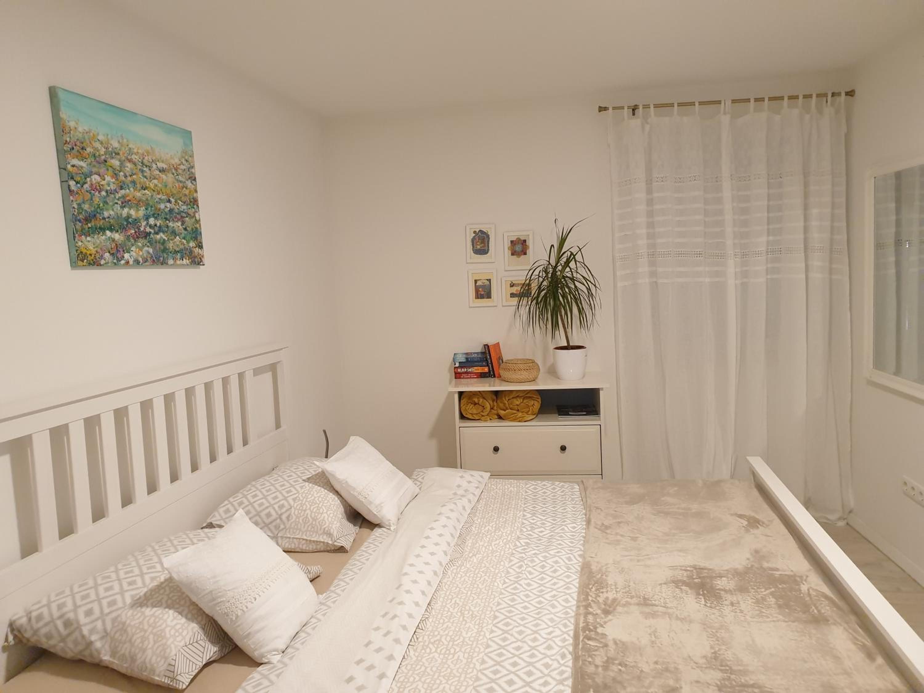 One-Bedroom Apartment - Photo 12
