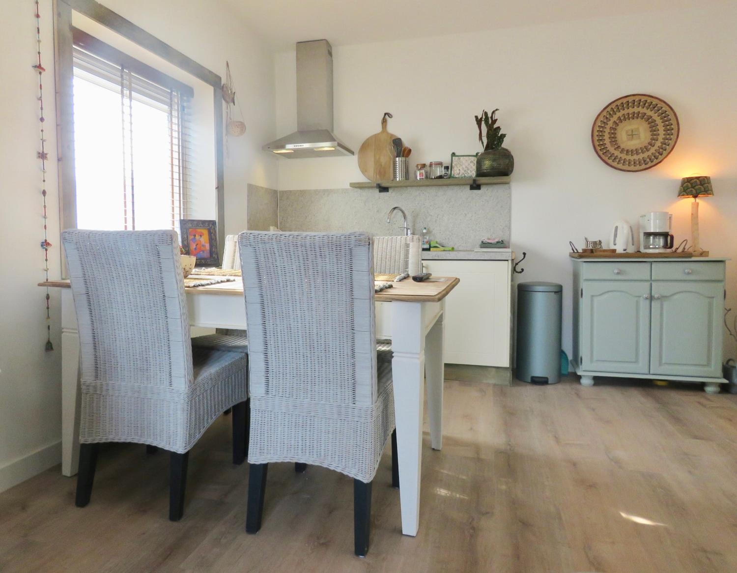 Apartment with Balcony - Photo 8