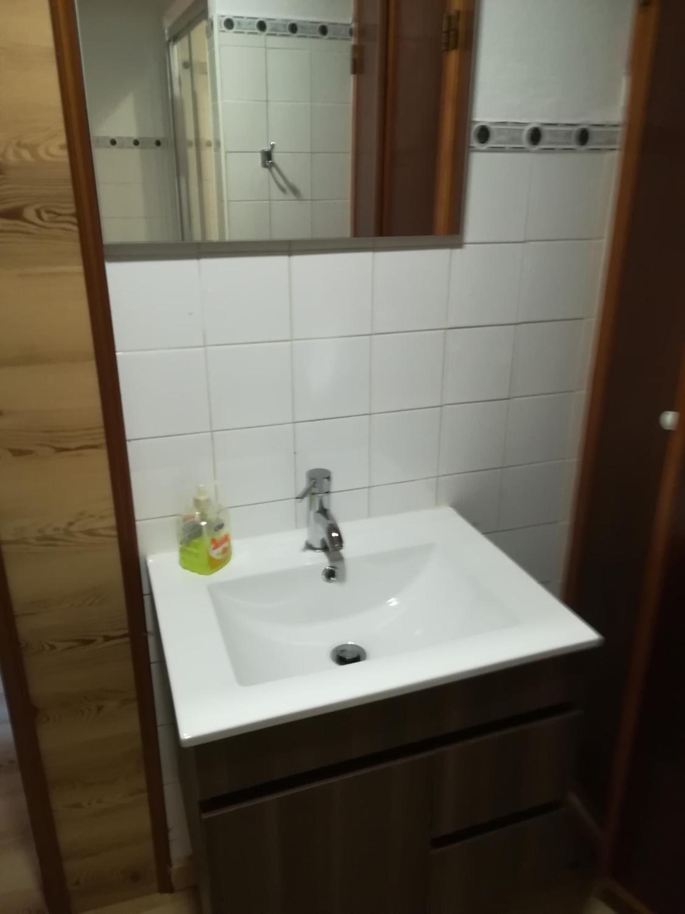 Triple Room with Private Bathroom - Photo 9