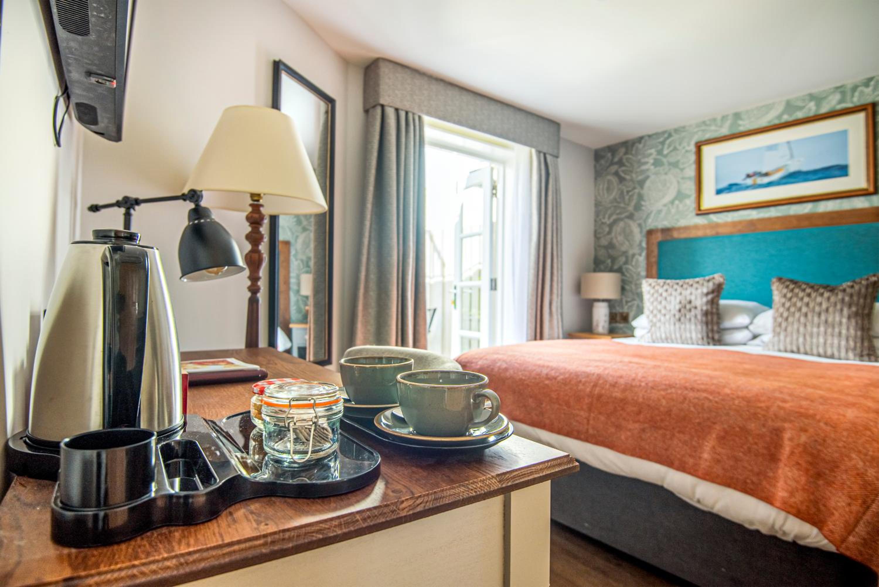 Deluxe Double Room with Shower