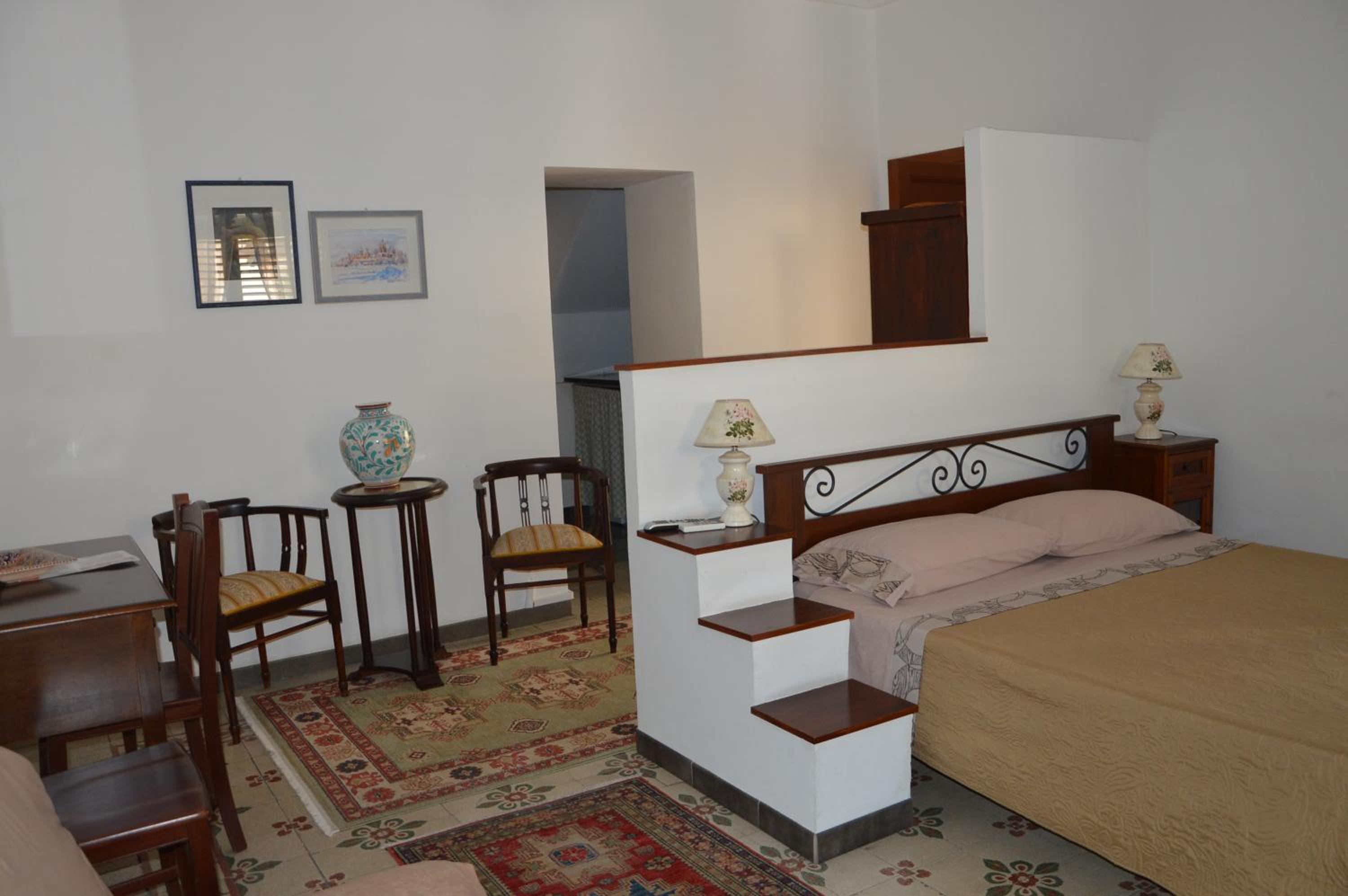 King Room with Balcony photo 2