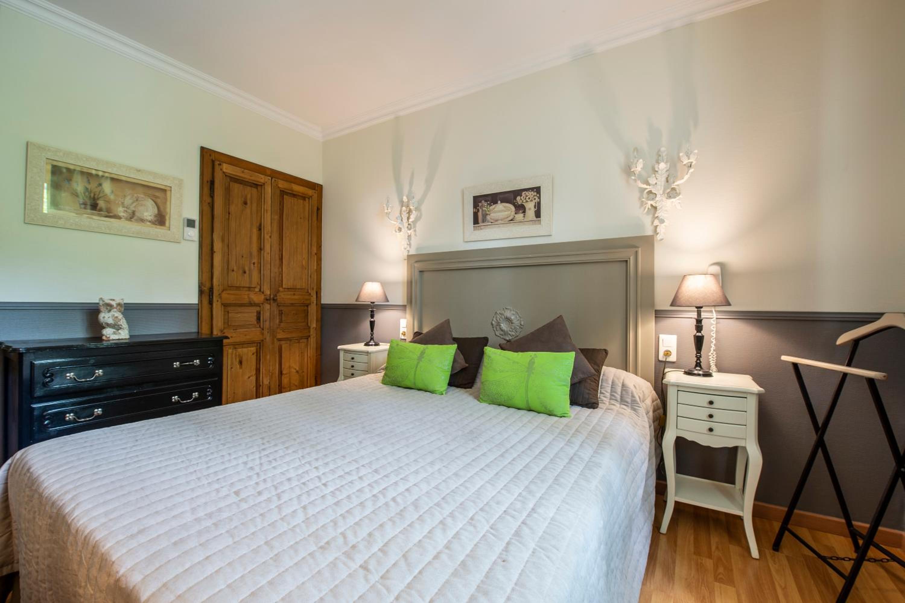 Standard Double Room - Photo 6