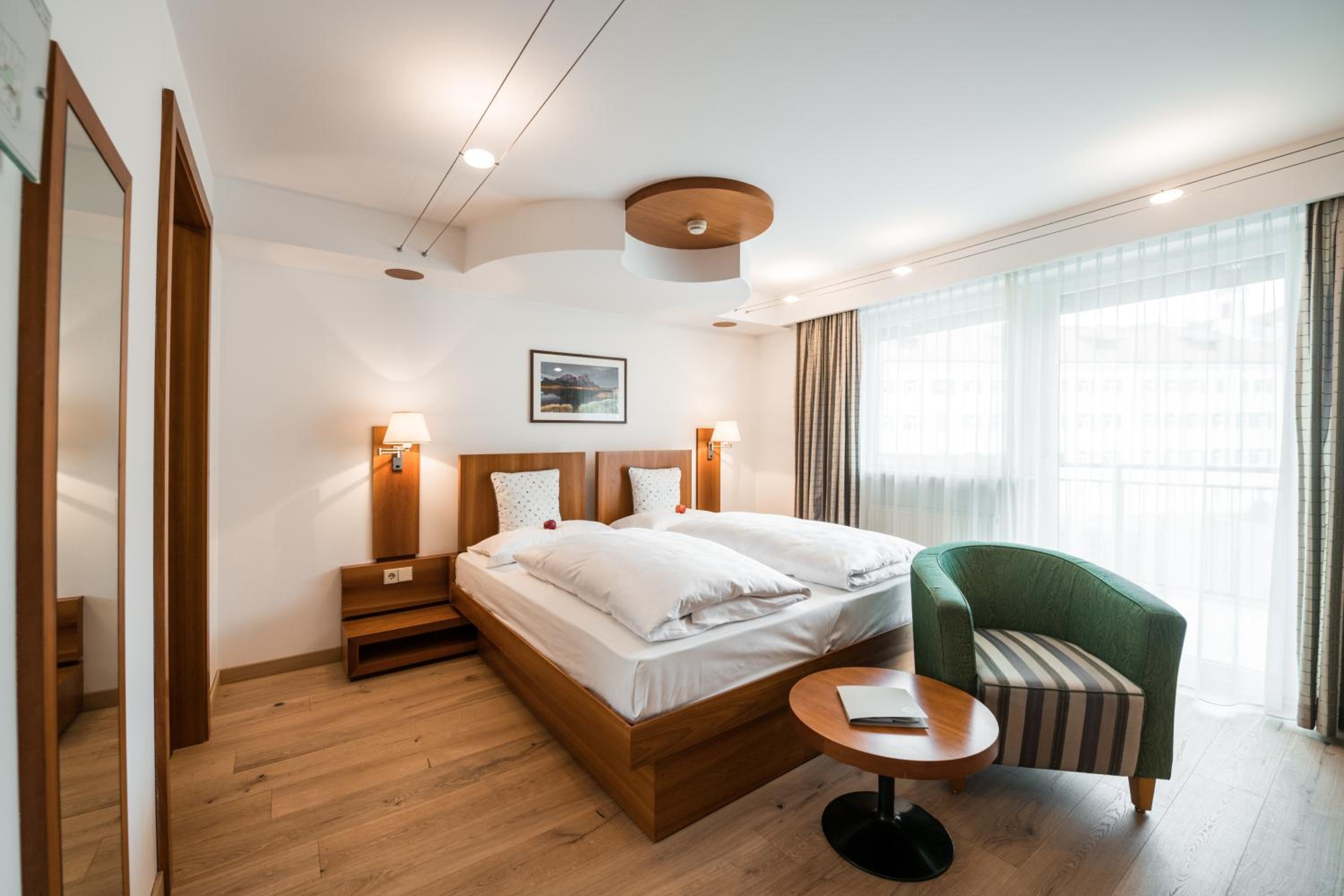 Superior Double Room with Balcony - Photo 4