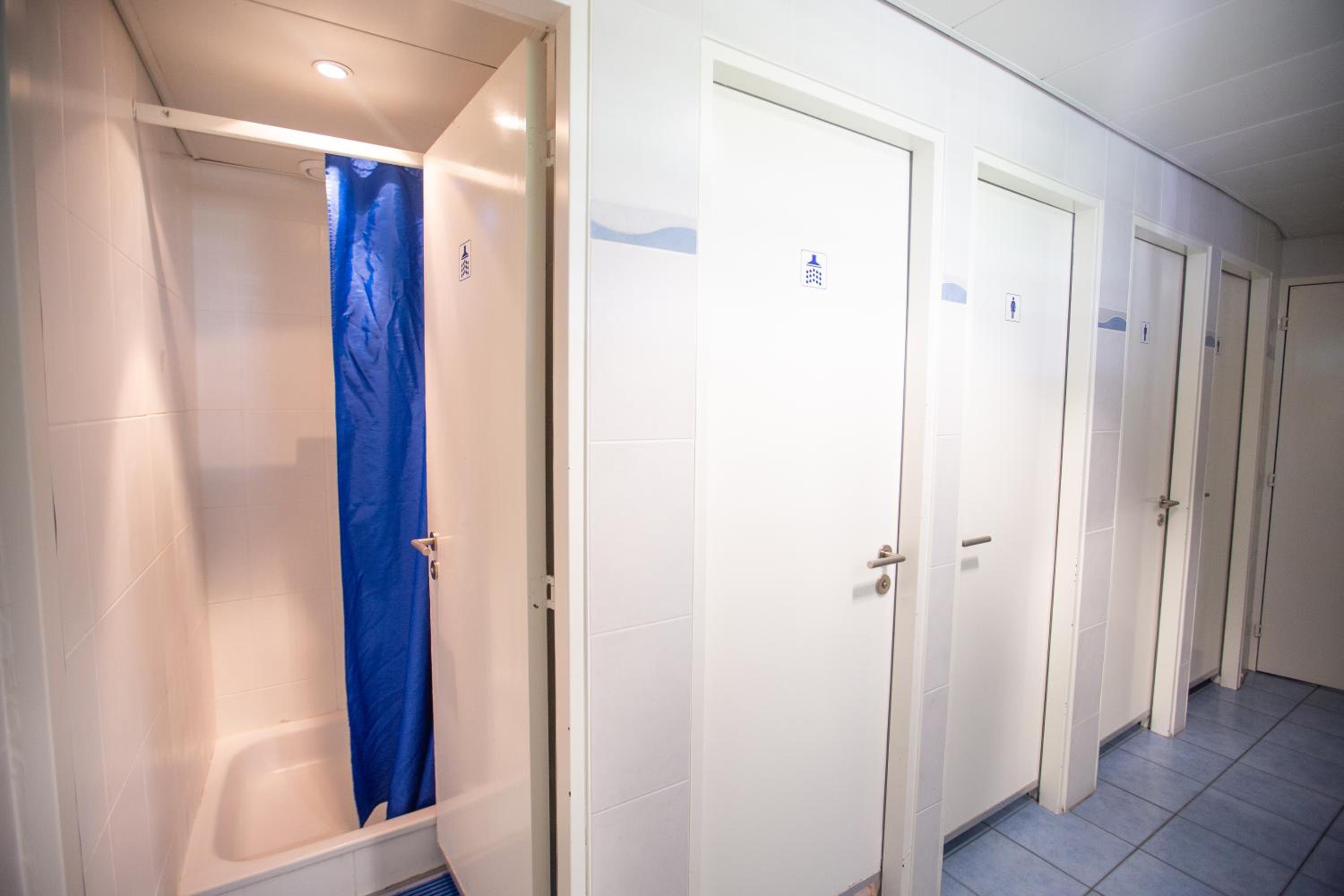 Twin Room with Shared Bathroom photo 3
