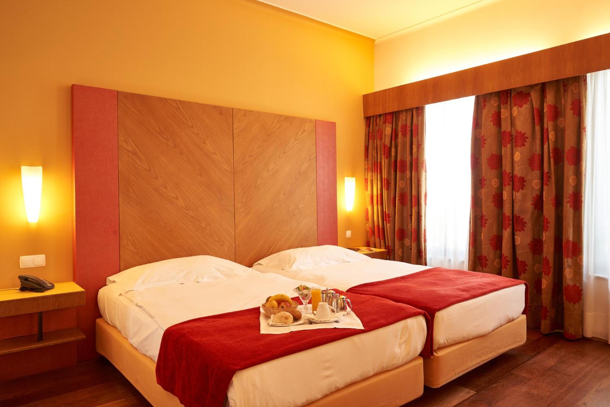 Twin Room - Photo 4