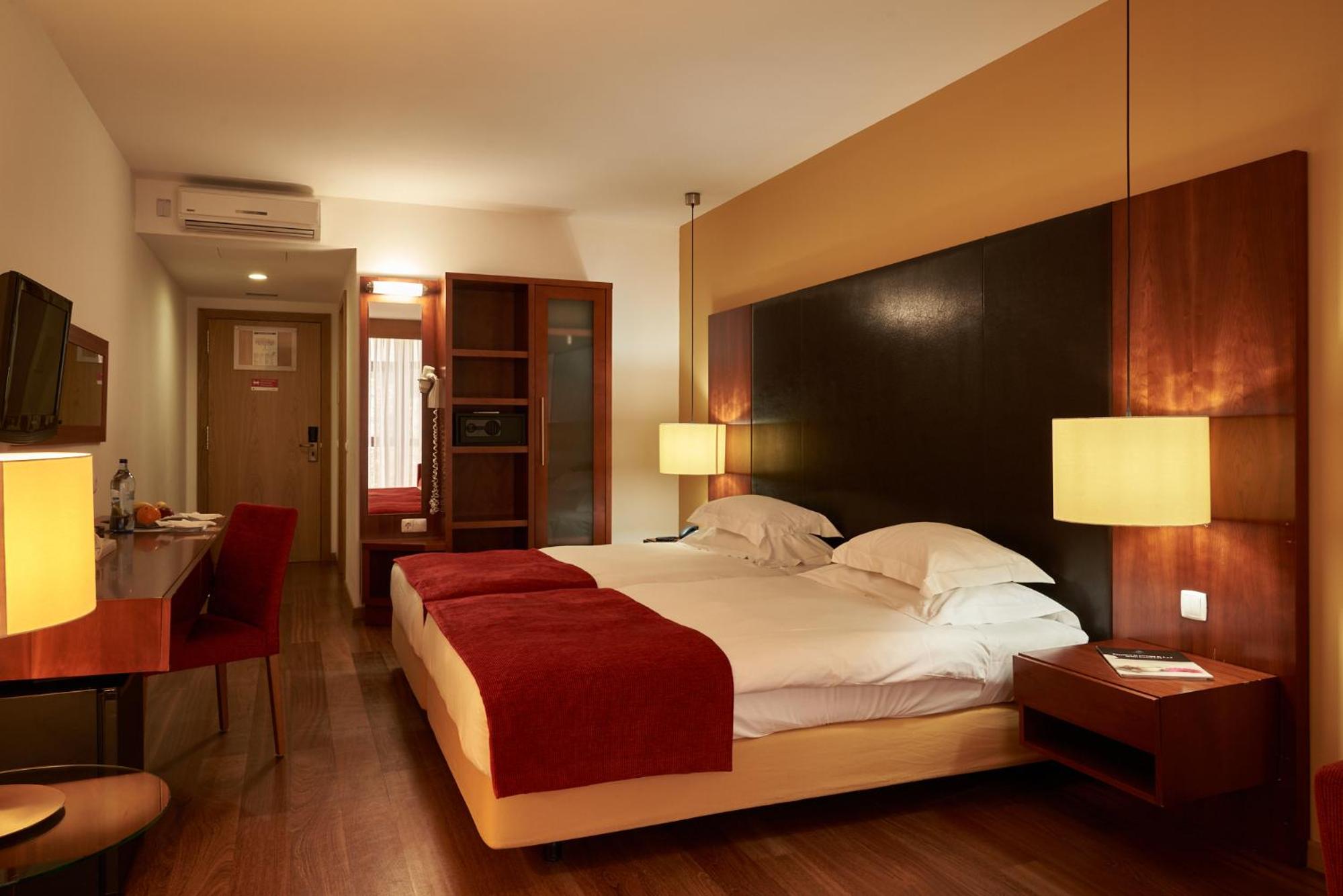 Twin Room - Photo 6