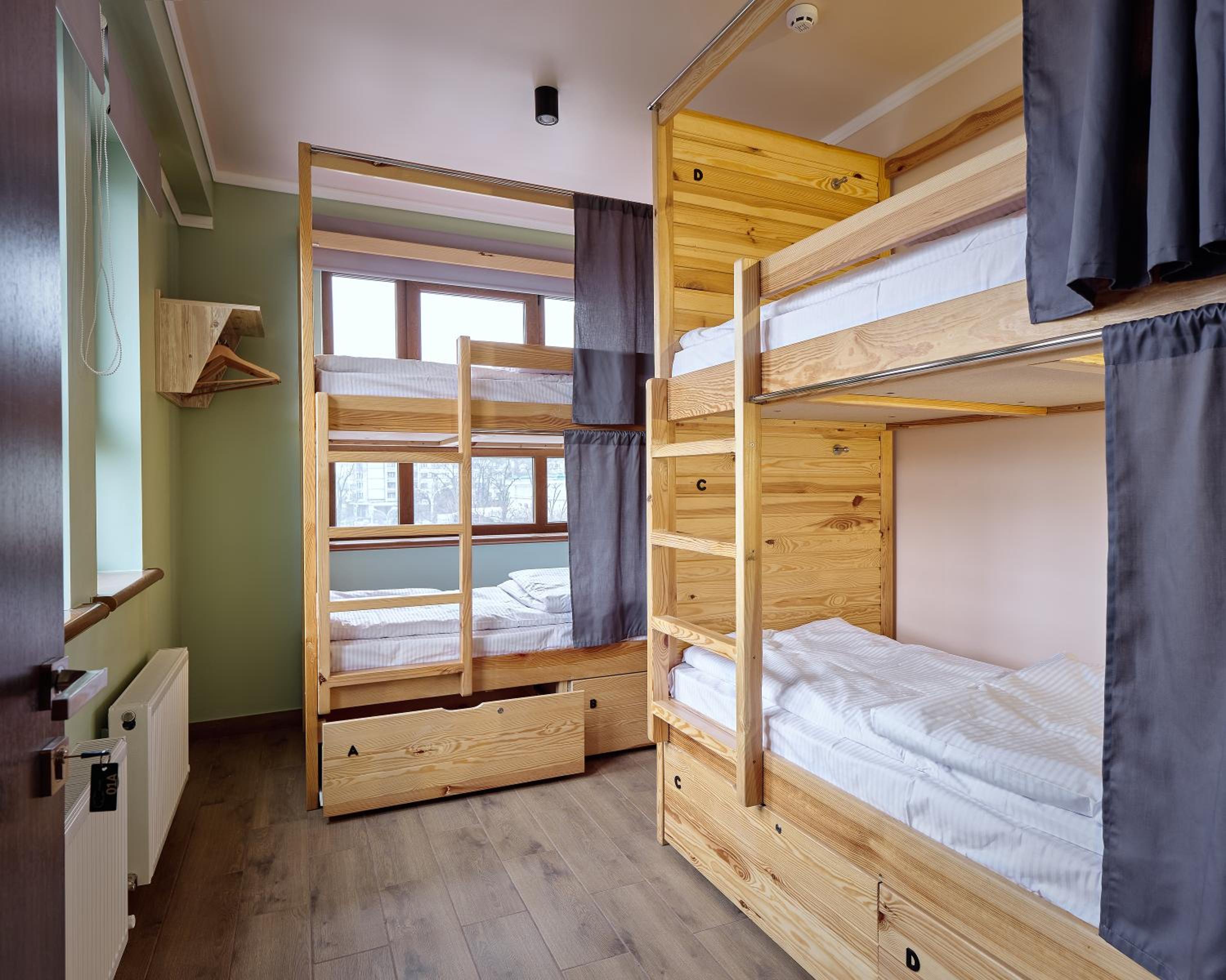 Bed in 4-Bed Mixed Dormitory Room photo 2