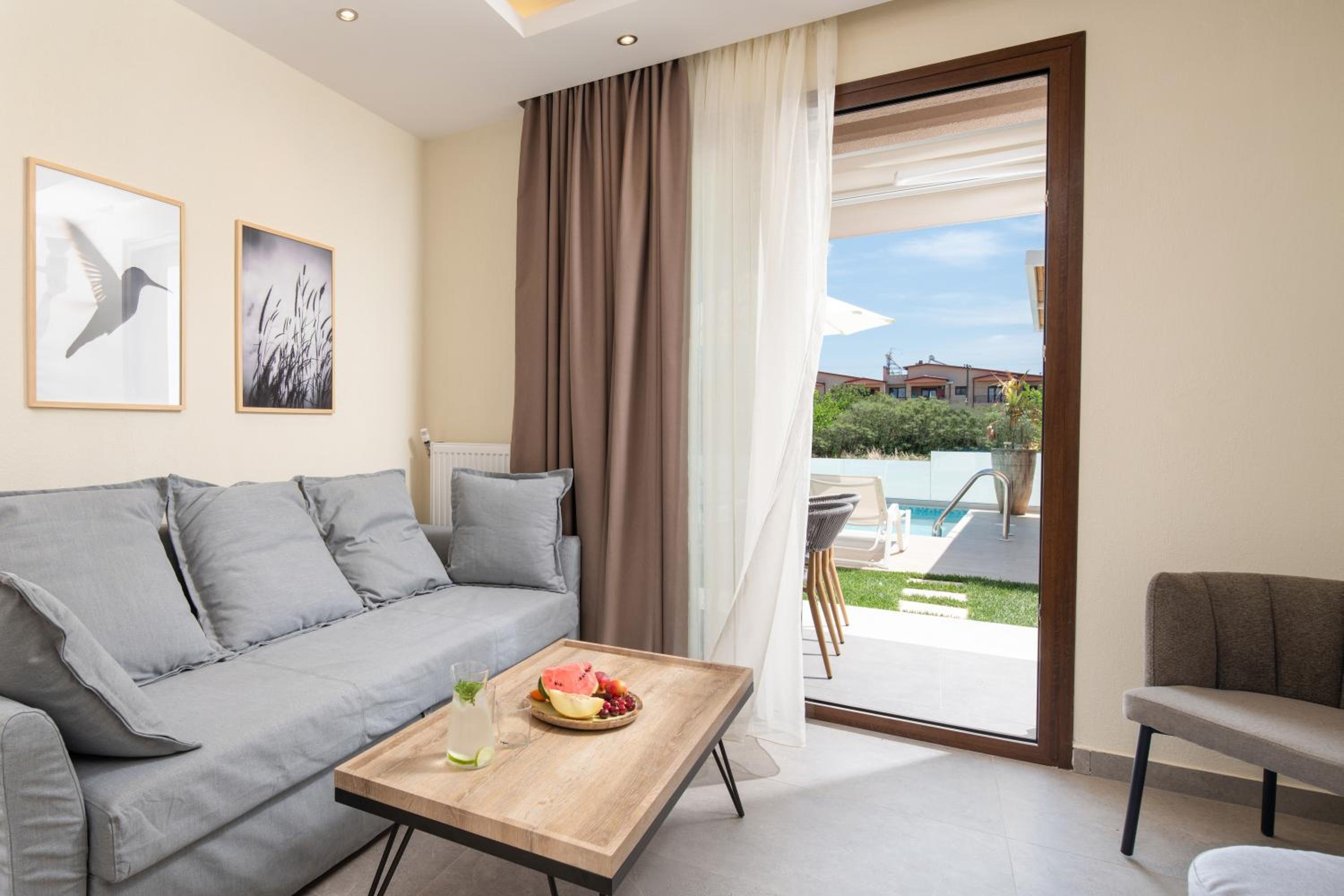 Superior Suite - Photo 6