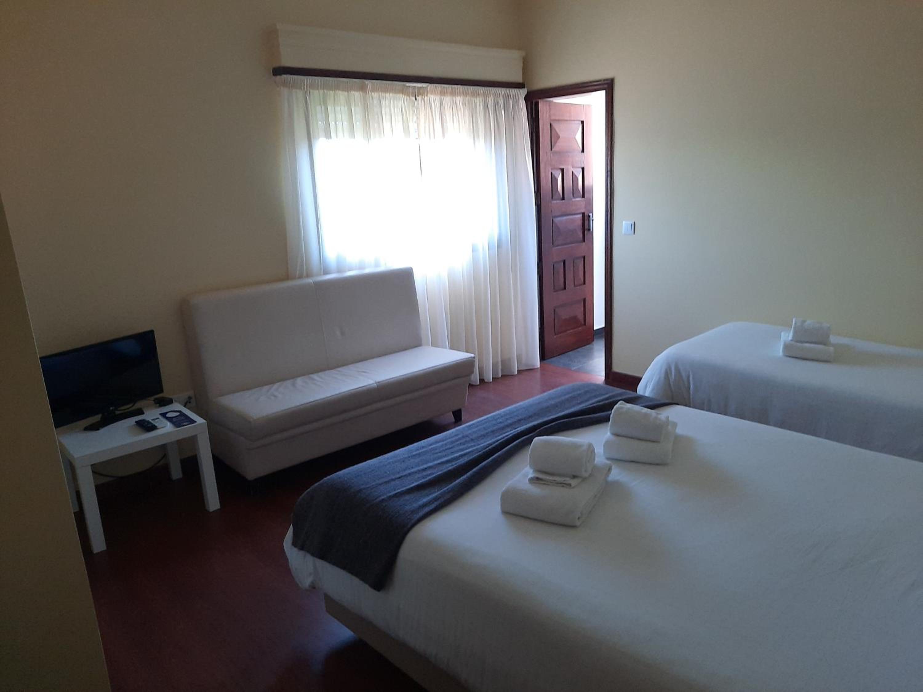 Triple Room with Bathroom - Photo 1