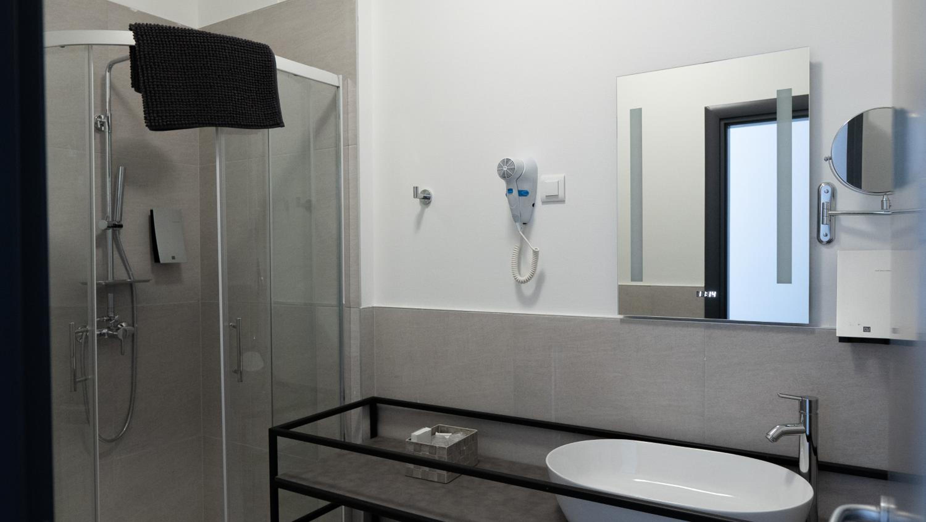 Standard Triple Room - Photo 7
