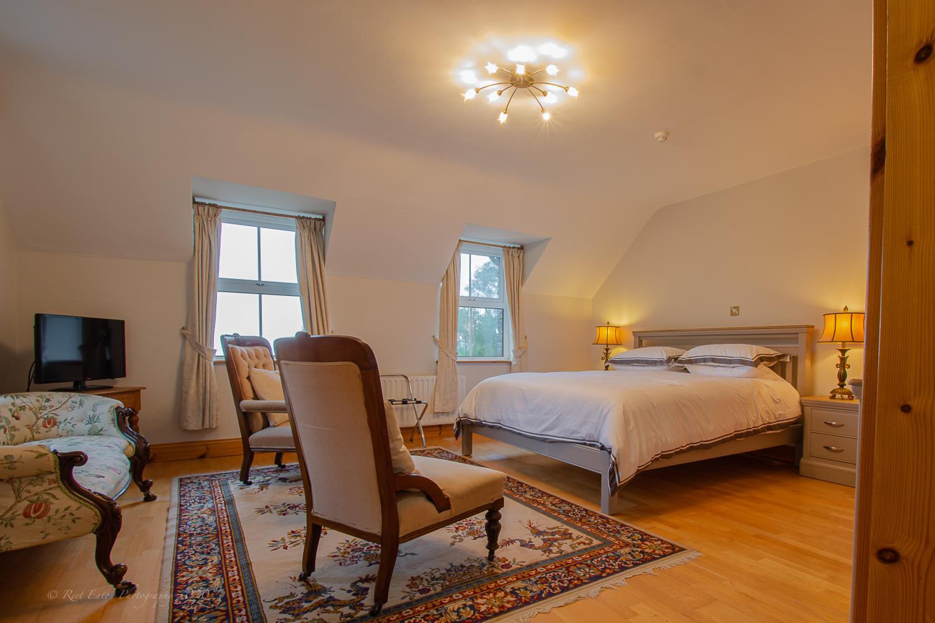Superior King Room - Photo 6