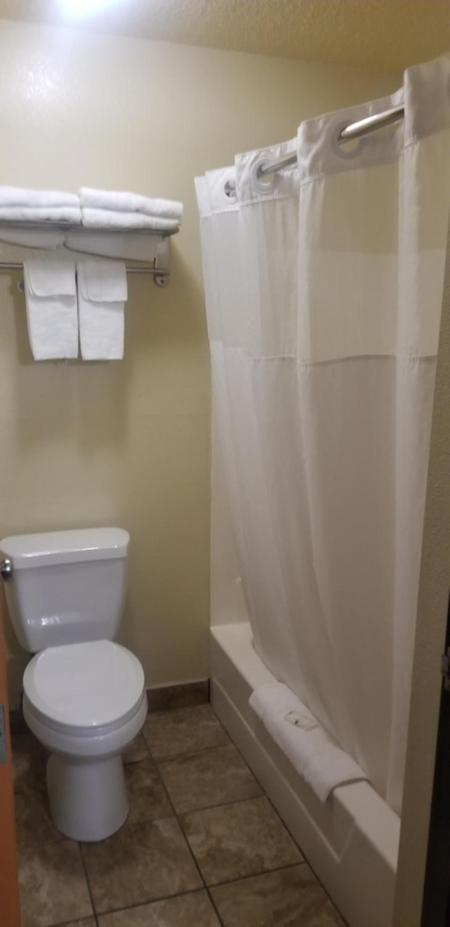 King Room - Non-Smoking photo 2