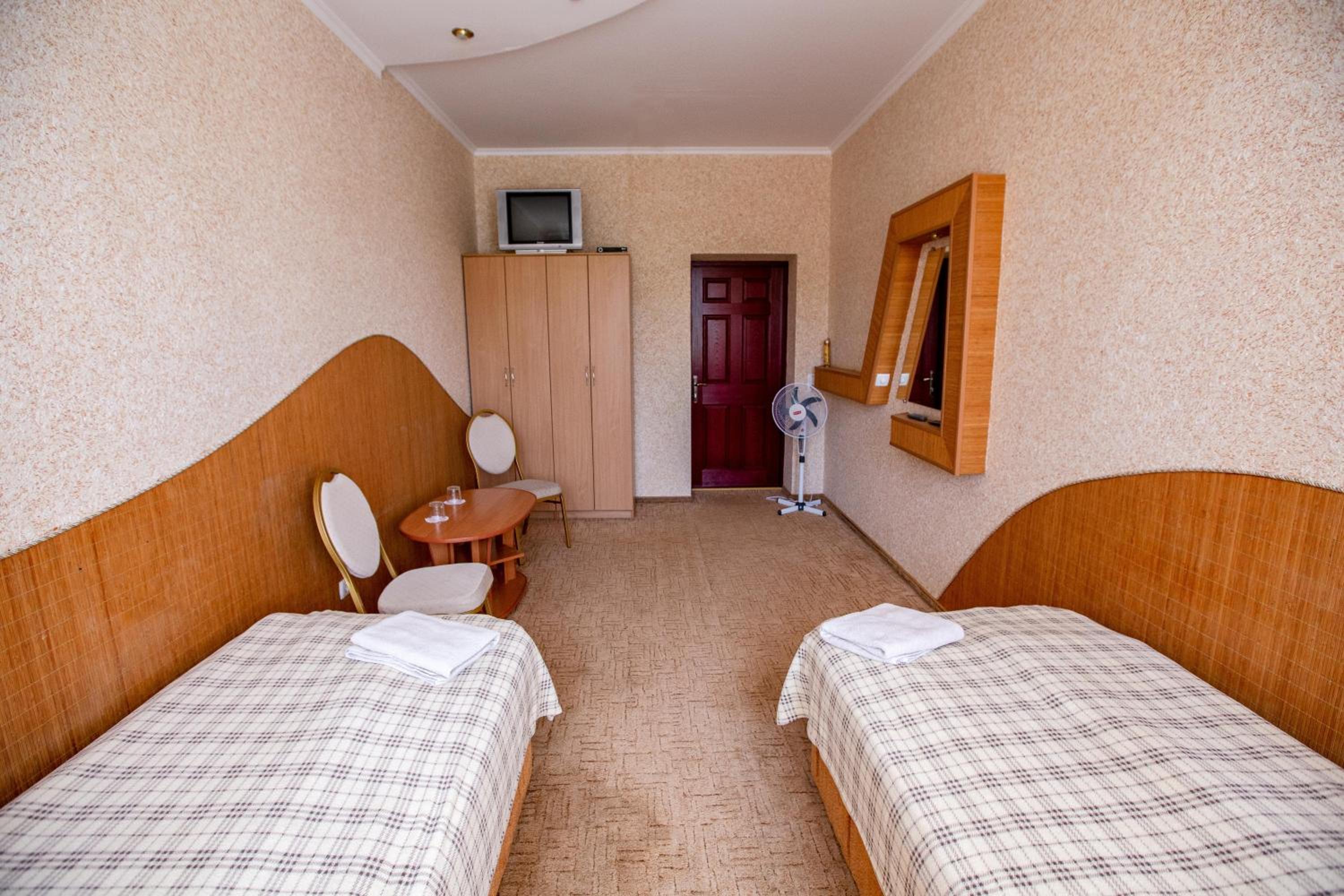 Twin Room with Pool View photo 1