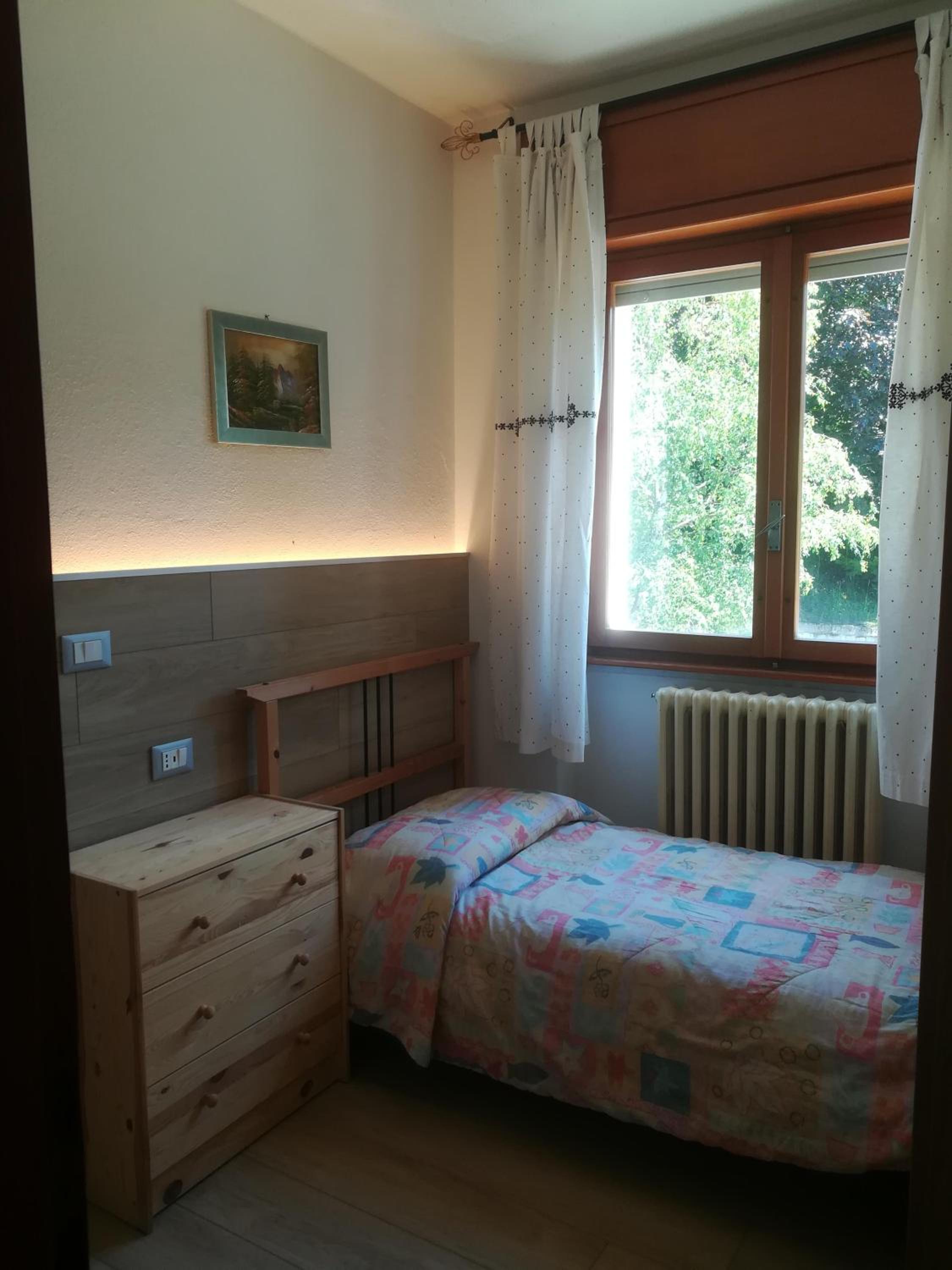 Small Single Room photo 1