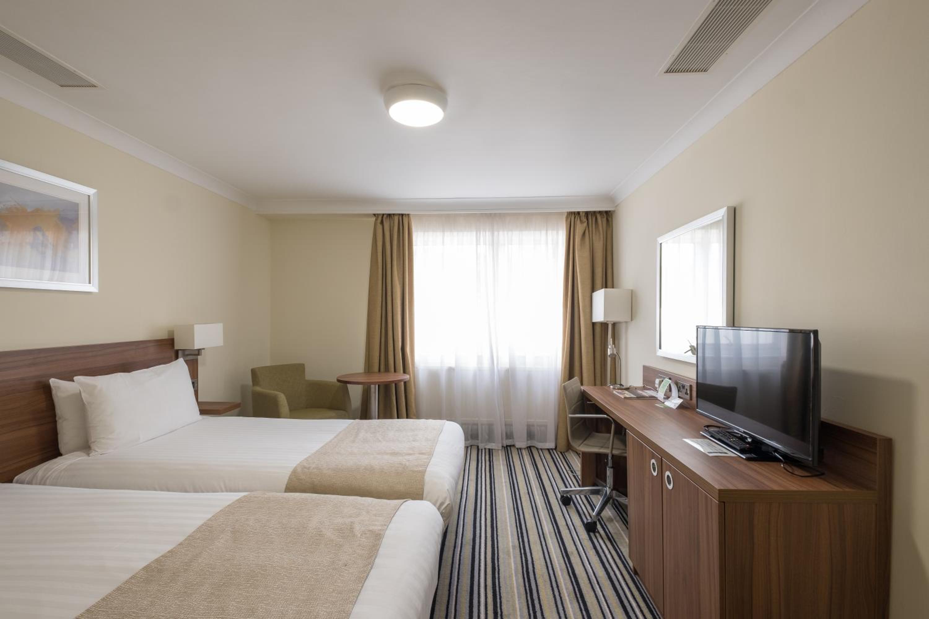 Standard Room with Two Single Beds - Photo 5